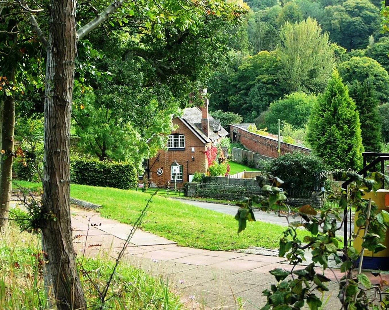 An image depicting the trail Prinknash Park Walk and its surrounding area.
