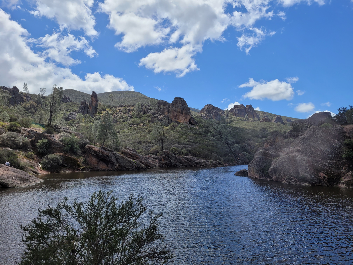 An image depicting the trail Bear Gulch Reservoir - Teaching Rock - High Peaks - Bear Gulch Loop Trail and its surrounding area.