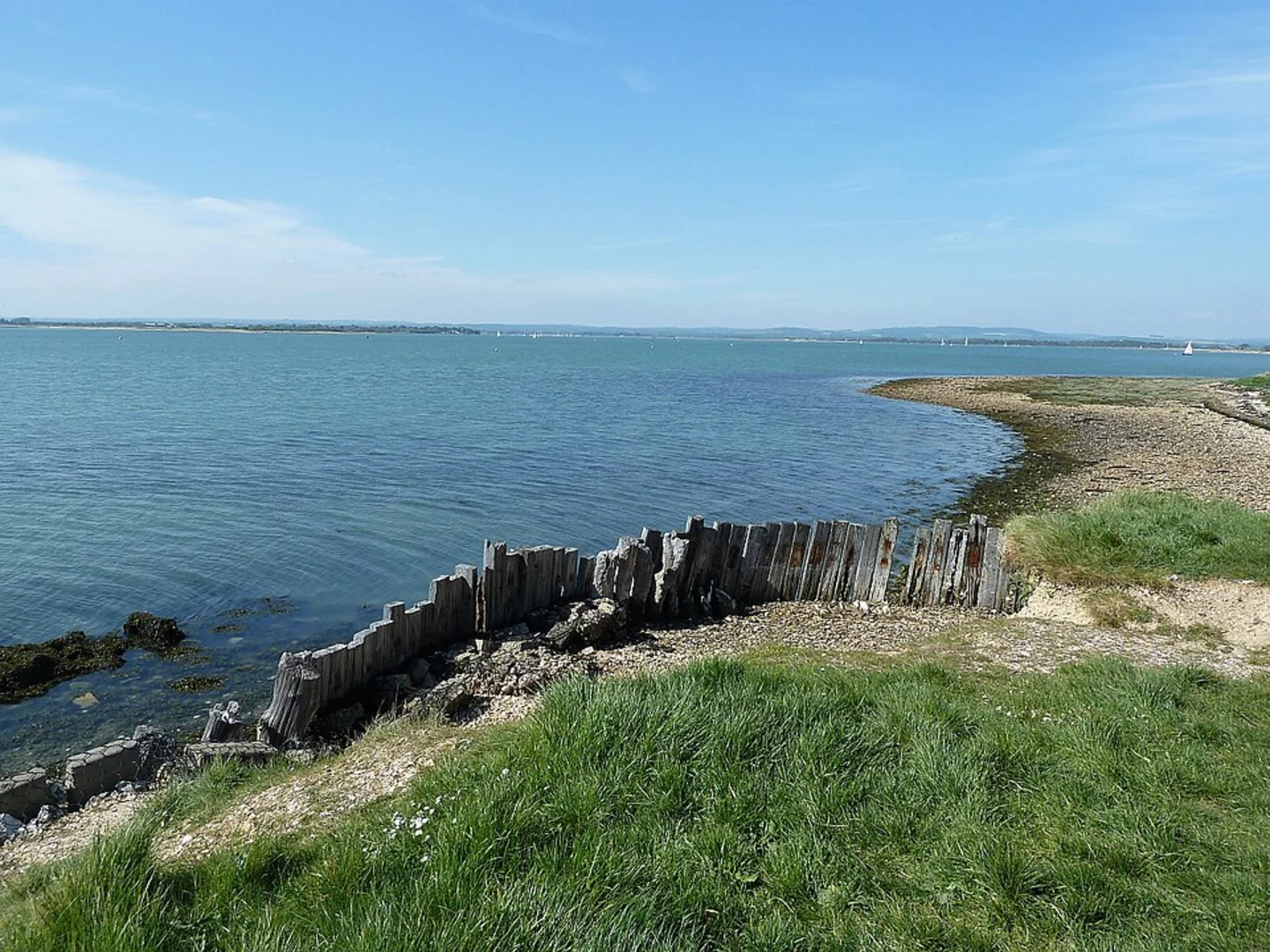 An image depicting the trail Chichester Harbour Loop and its surrounding area.