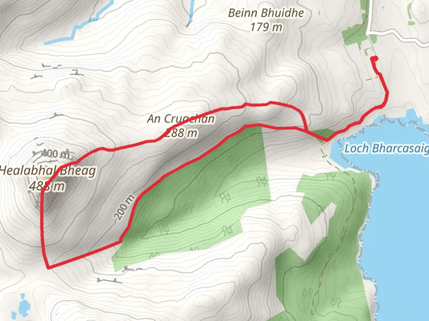 An image depicting the trail Healabhal Bheag Loop via Loch Bharcasaig and its surrounding area.