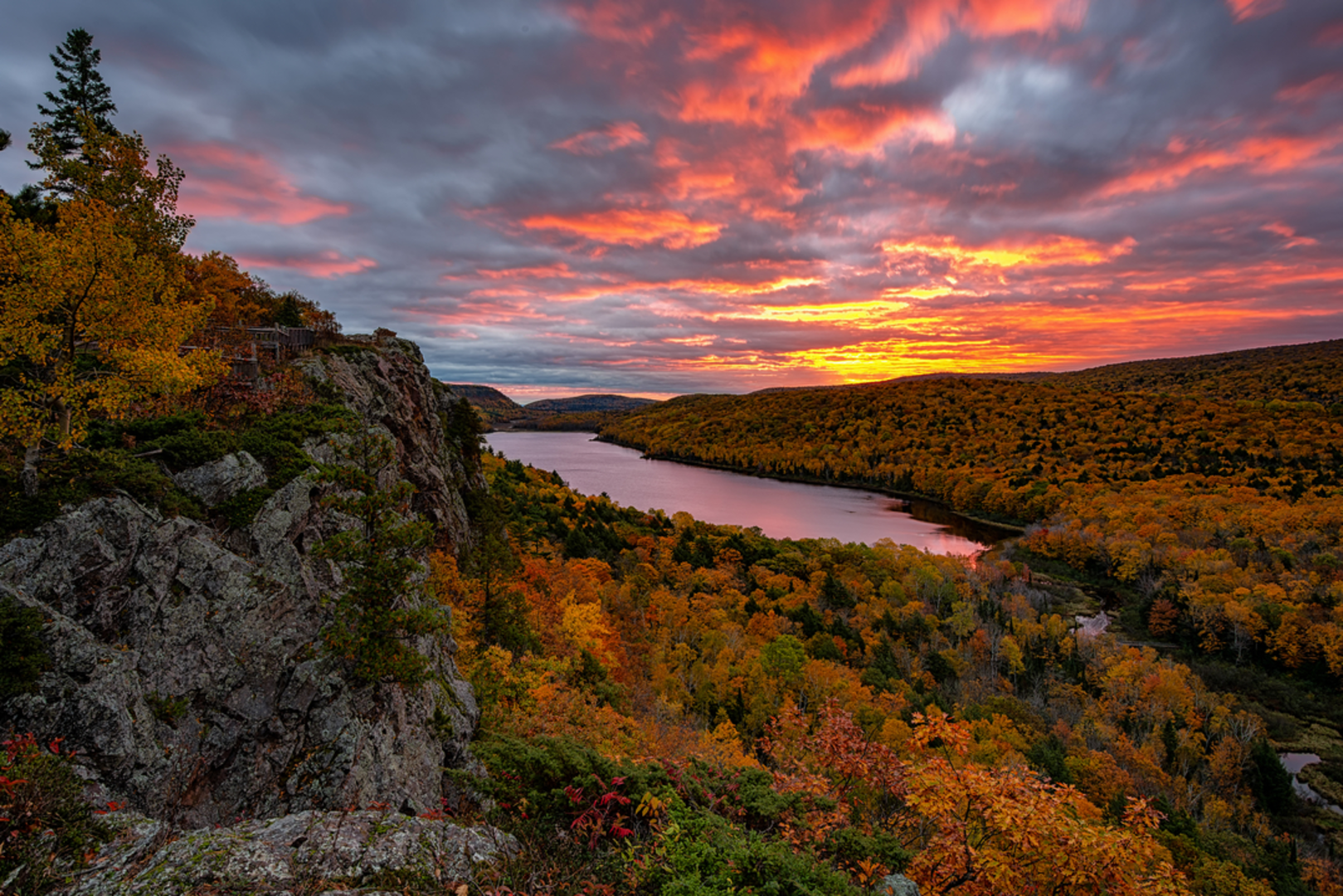 An image depicting the trail Cuyahoga Peak, Cloud Peak via Escarpment Trail and its surrounding area.