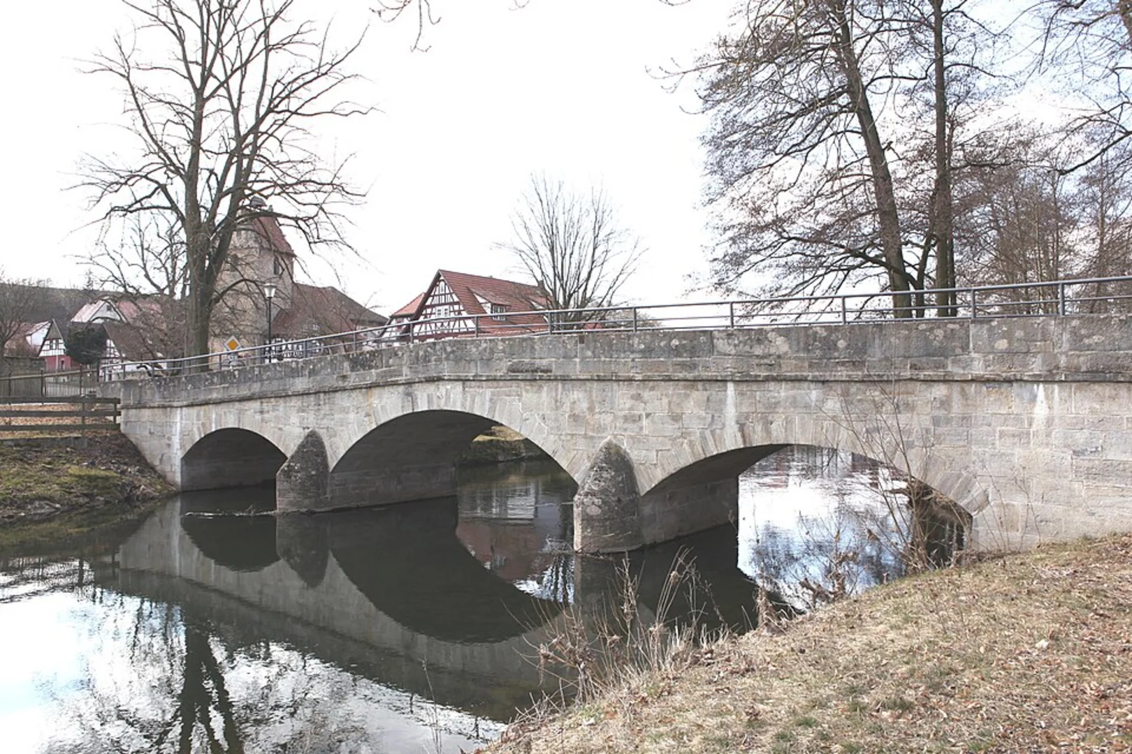 An image depicting the trail Werratal-Radweg and Werra Burgen Steig Loop and its surrounding area.