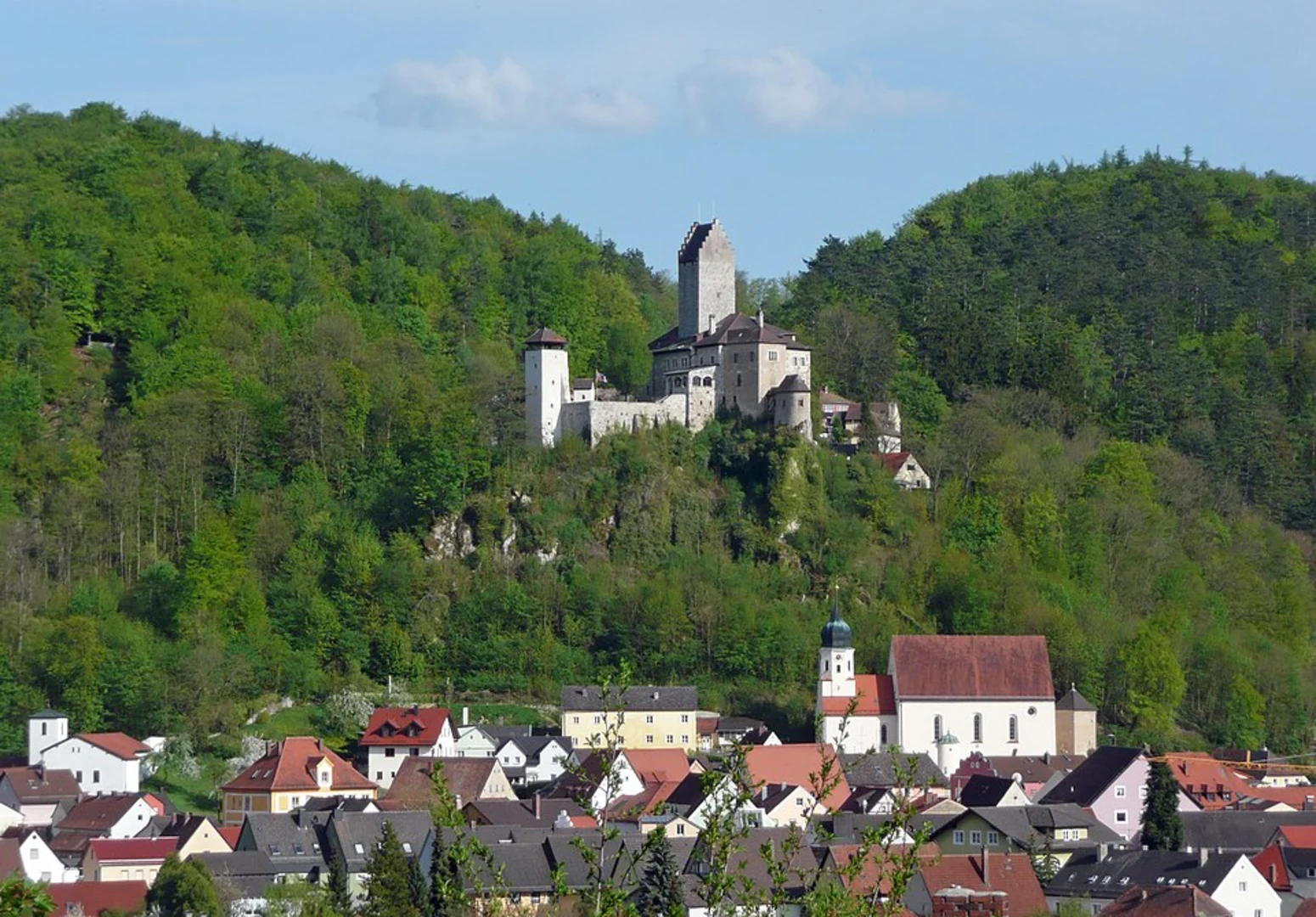 An image depicting the trail Rundwanderweg Kipfenberg Loop and its surrounding area.