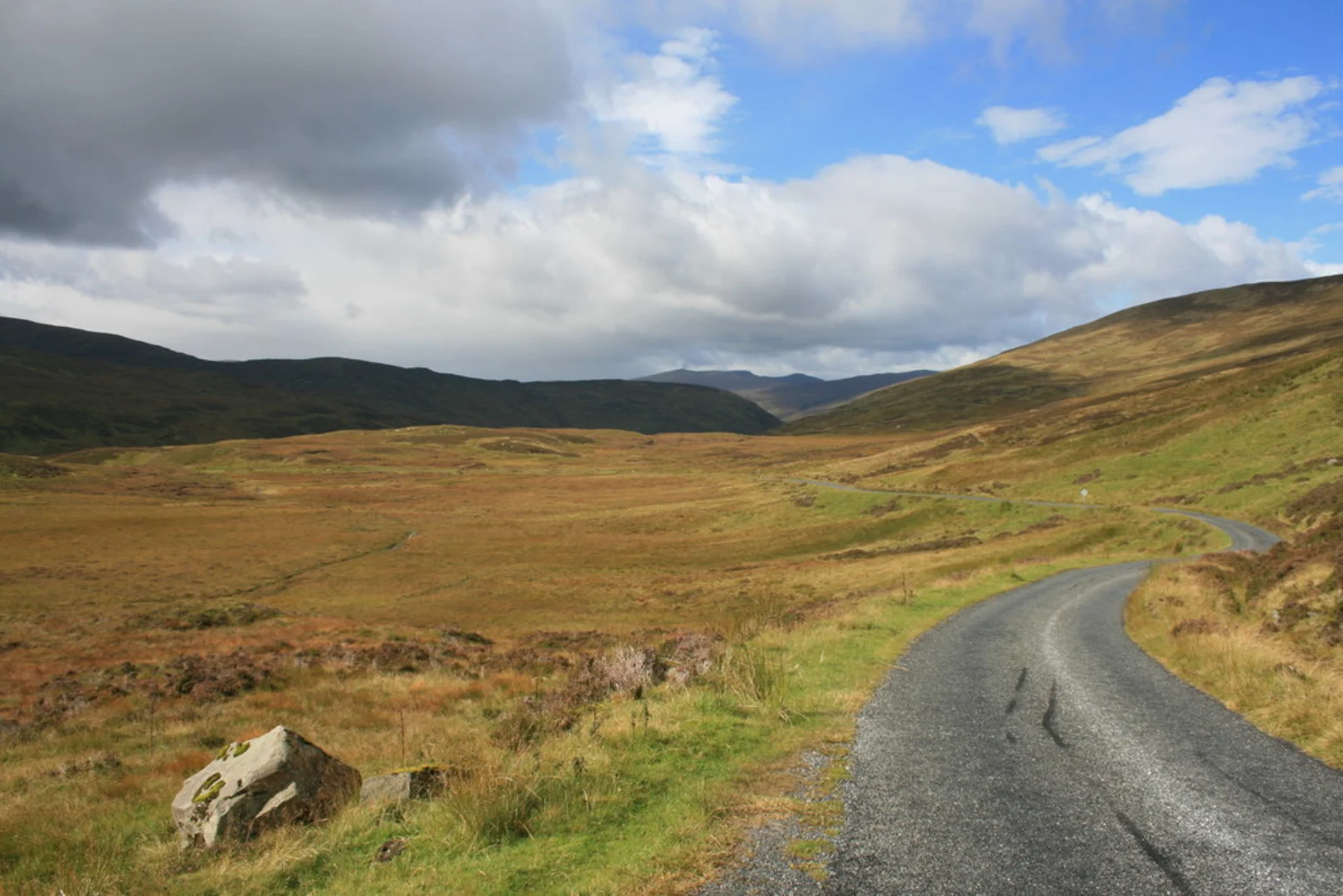An image depicting the trail Meall a' Choire Lèith and its surrounding area.
