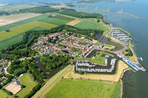 Dinteloord to Willemstad via Sint Antoniegorzen and Zwanenmeer