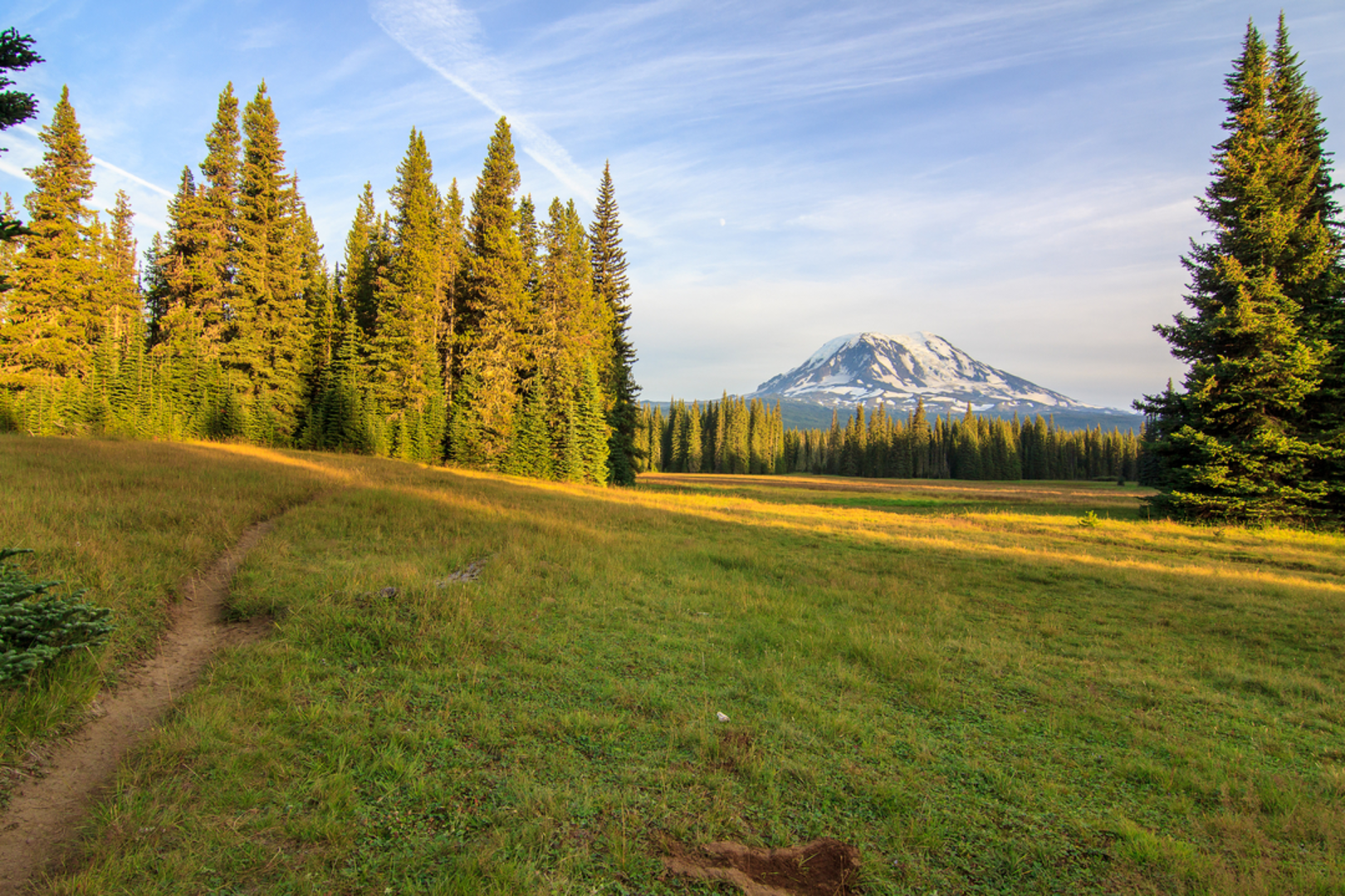 An image depicting the trail Hamilton Buttes Trail and its surrounding area.