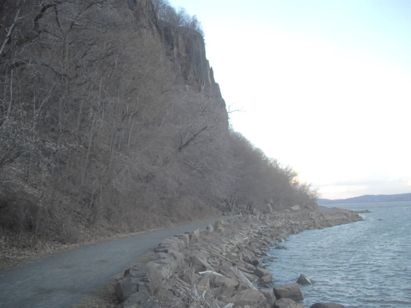 An image depicting the trail Haverstraw River Trail and Long Path Loop Trail and its surrounding area.