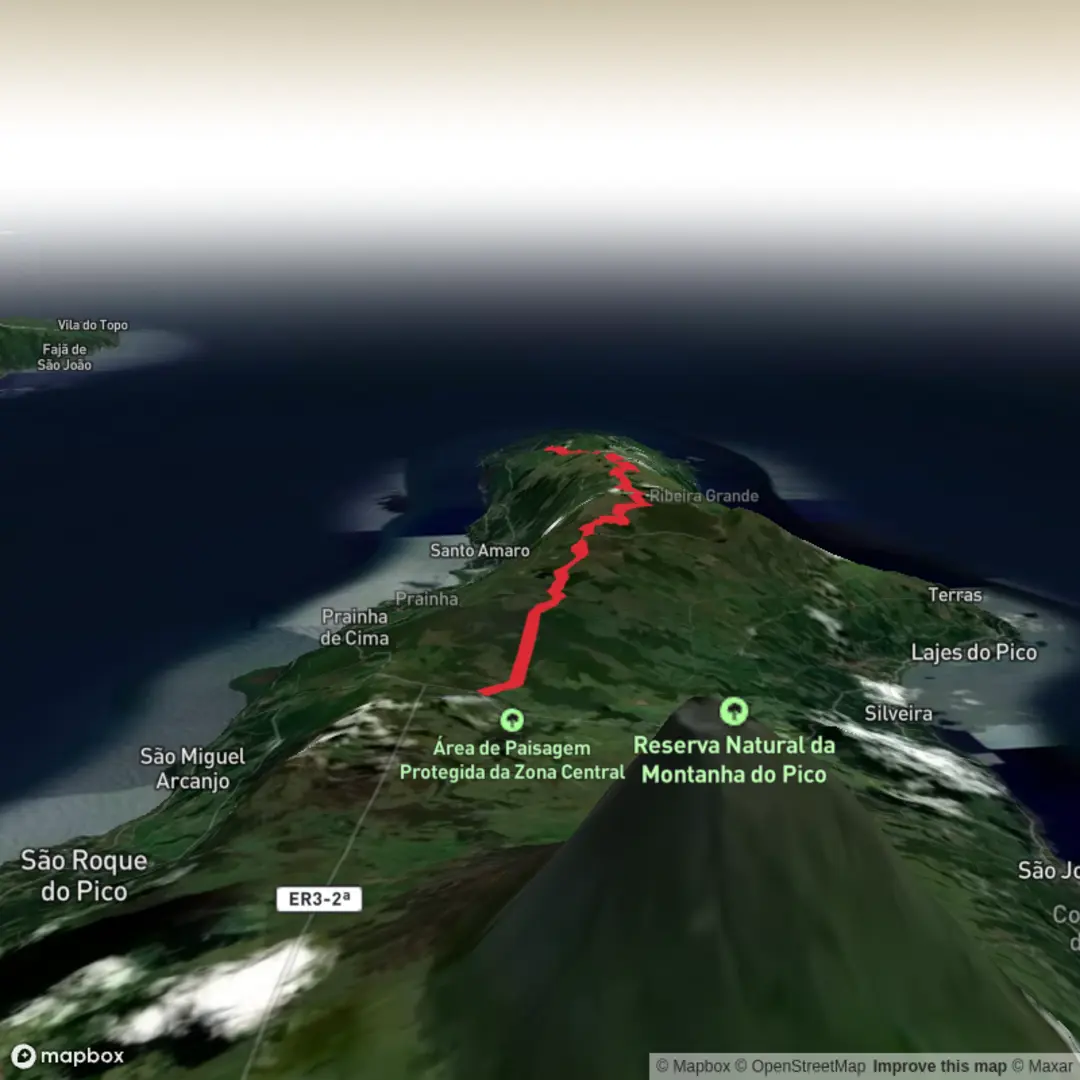An image depicting the trail Estrada Transversal to Ribeirinha via Lagoa do Lagoas, Lagoa Seca, Lagoas do Peixinho and Lagoa do Paúl and its surrounding area.