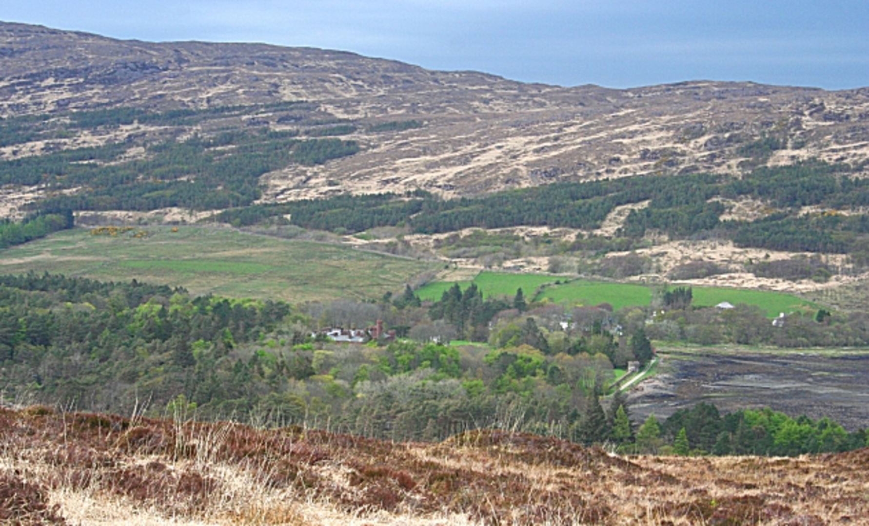 An image depicting the trail Rum - The Southern Loop from Kinloch and its surrounding area.