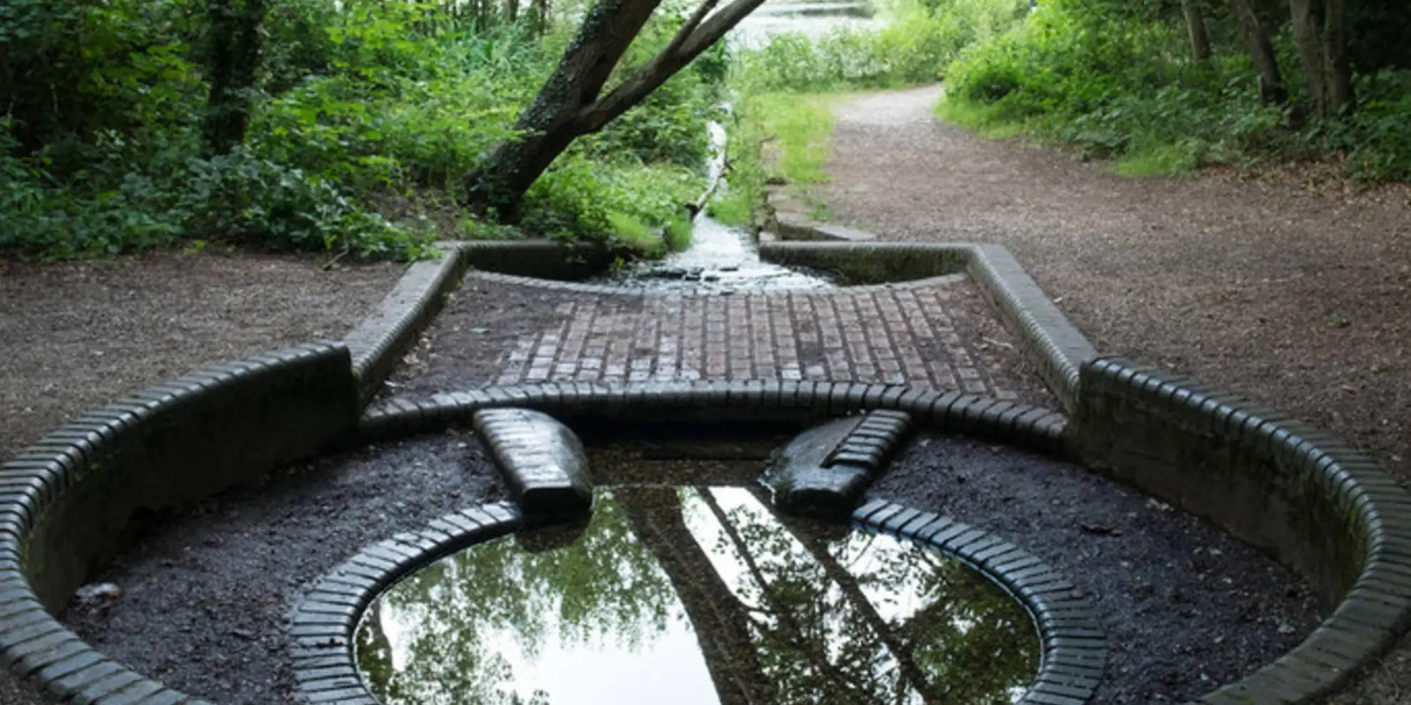 An image depicting the trail Three Commons Loop Walk and its surrounding area.