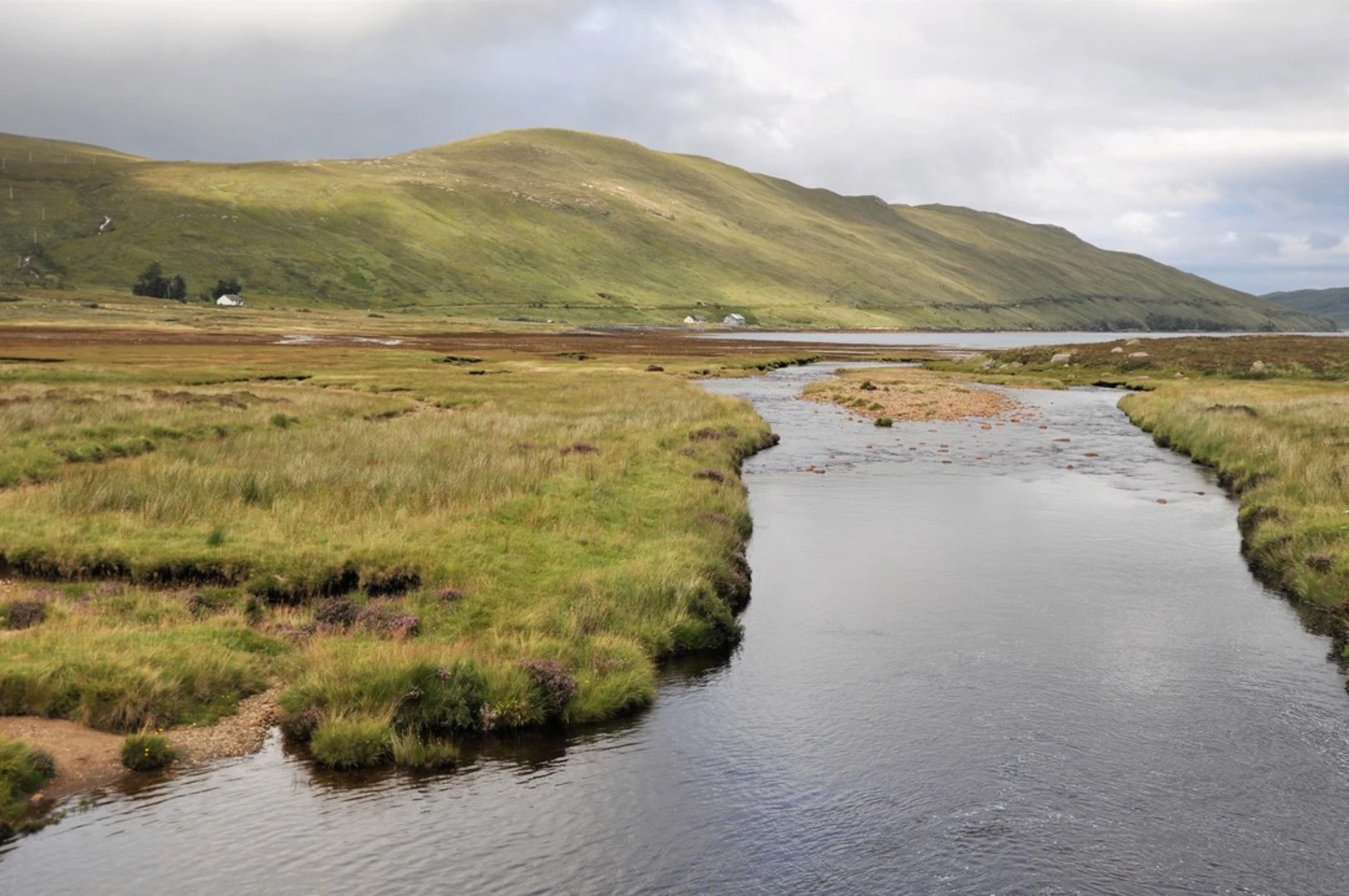 An image depicting the trail Glas Bheinn Mhor from Aricharnach and its surrounding area.