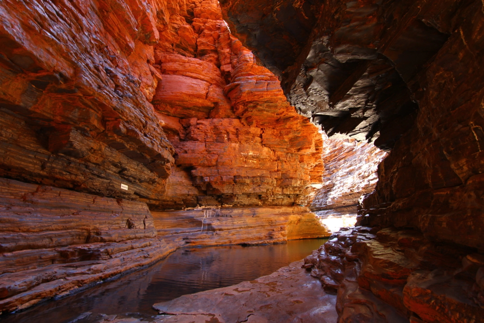 An image depicting the trail Hancock Gorge with Kermits Pool and its surrounding area.