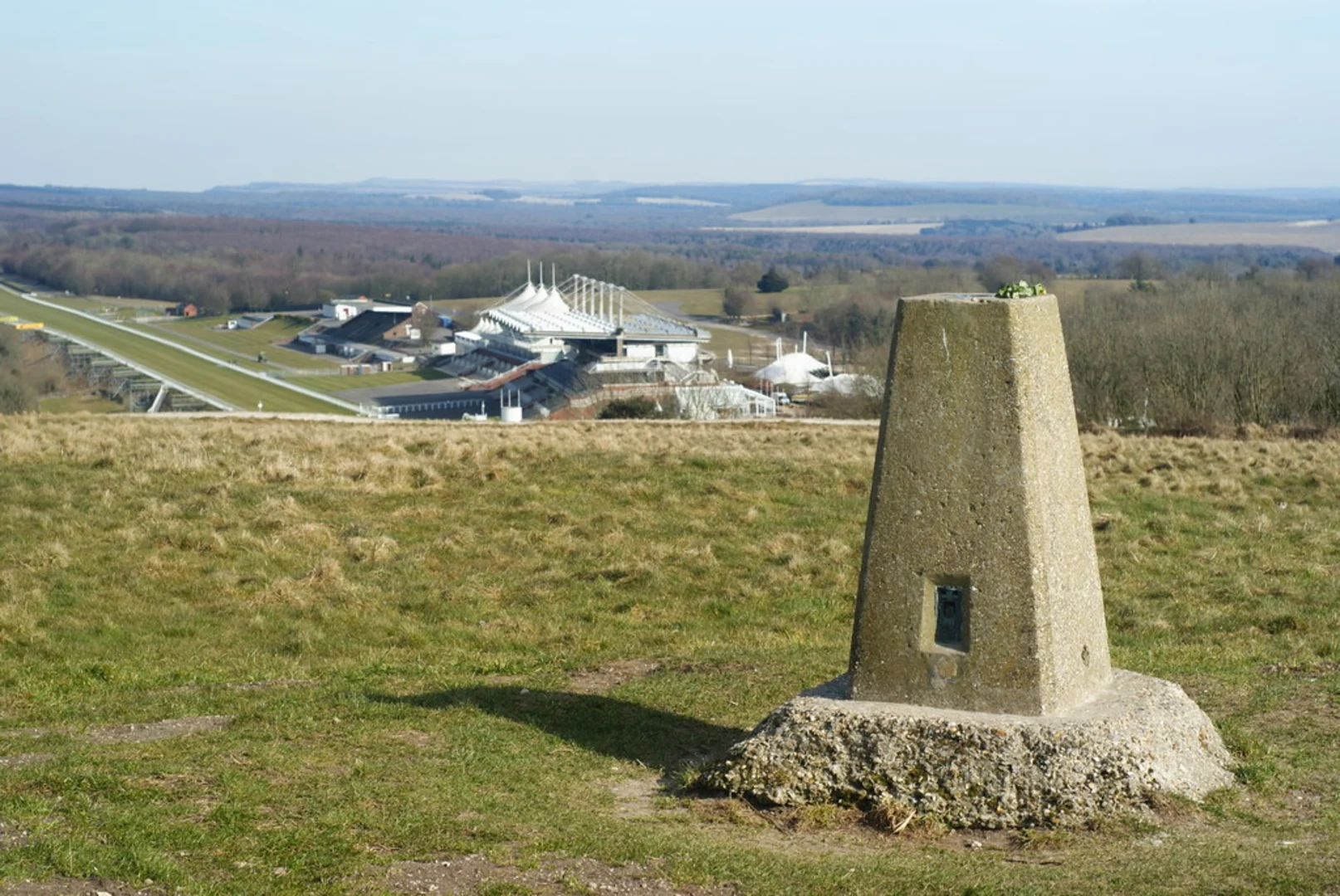 An image depicting the trail Midhurst to Chichester Walk and its surrounding area.