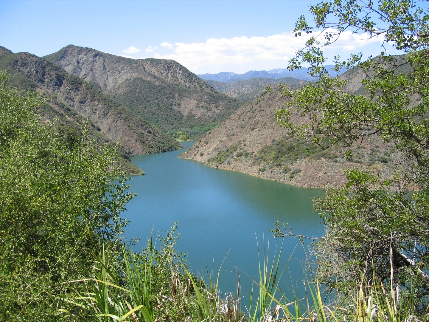 An image depicting the trail Gibraltar Reservoir and Santa Ynez River Loop and its surrounding area.