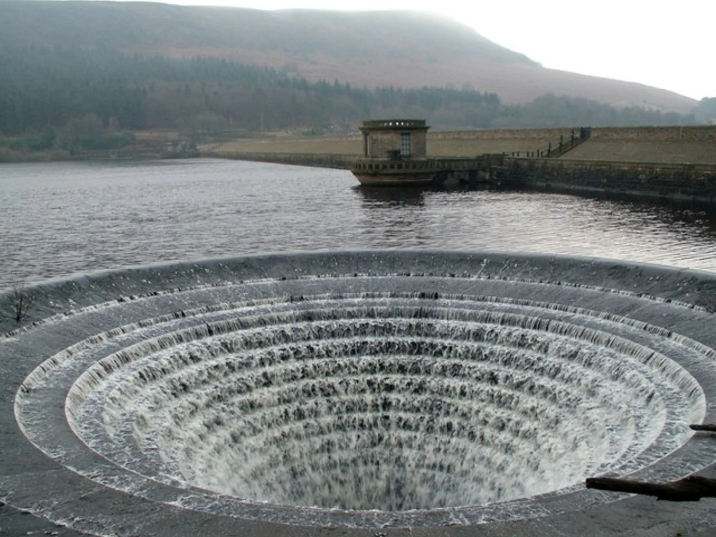 An image depicting the trail Winhill Plantation, Winhill Pike and Ladybower Reservoir Loop and its surrounding area.