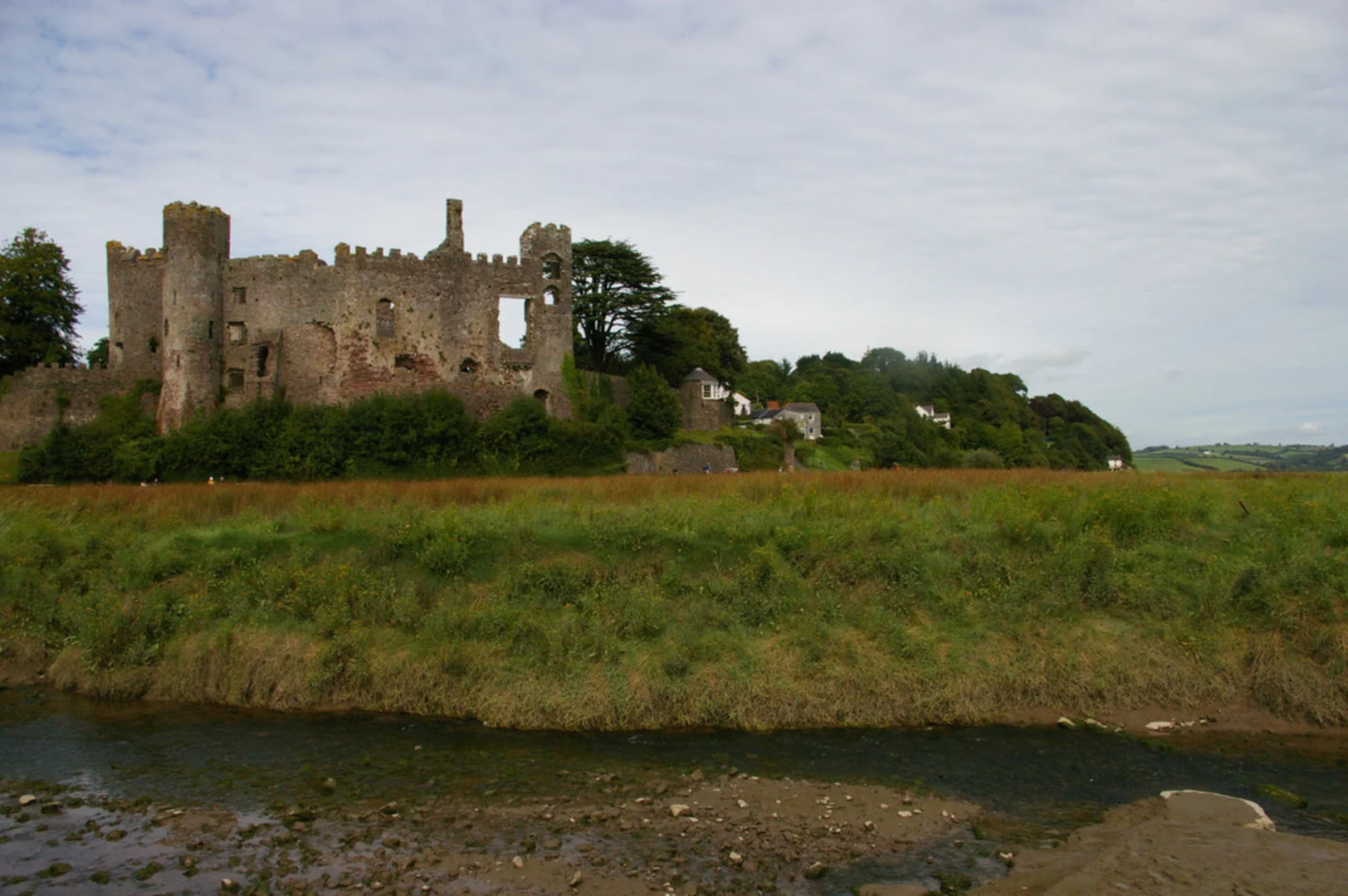 An image depicting the trail Laugharne Loop and its surrounding area.