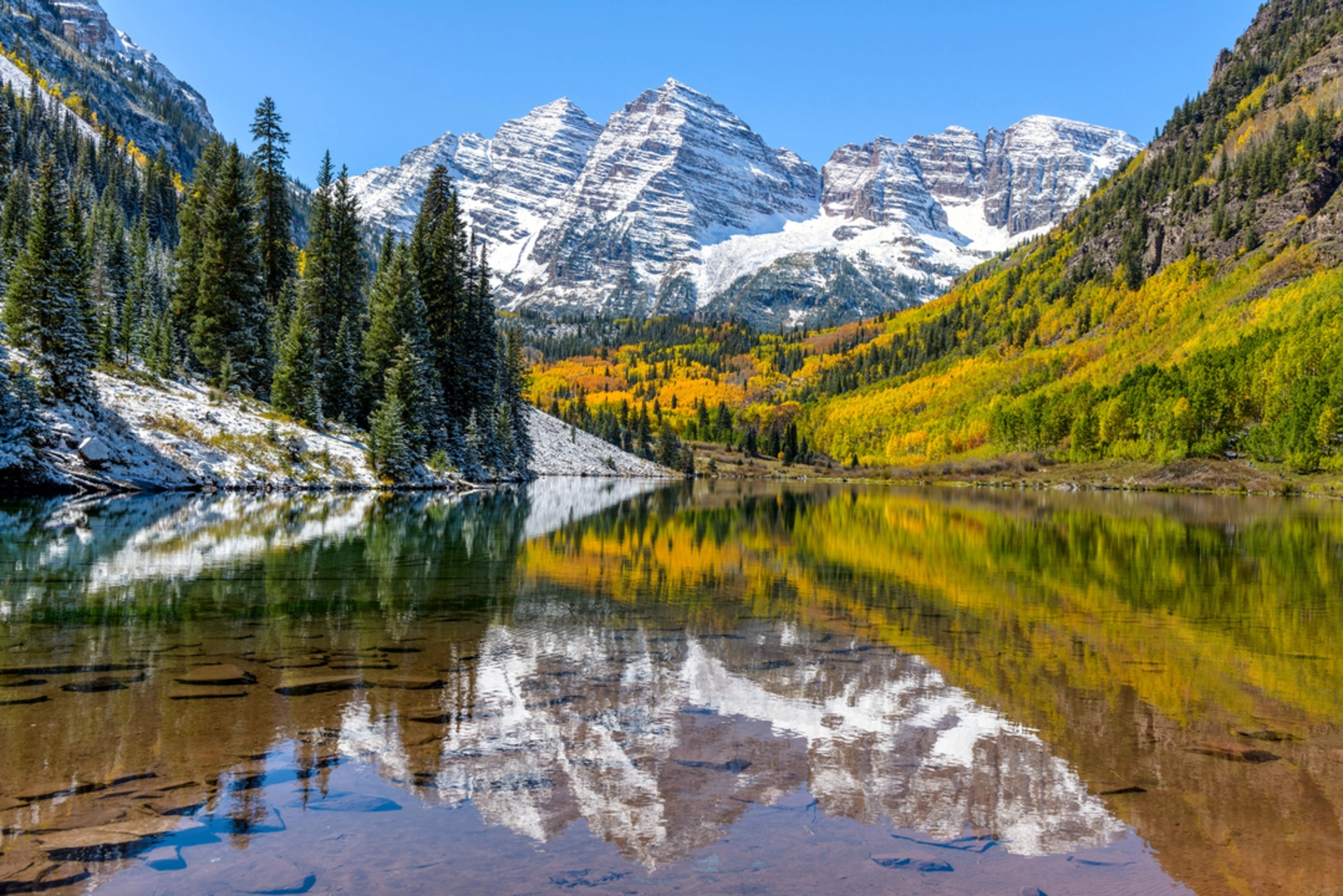 An image depicting the trail Maroon Creek Trail and its surrounding area.