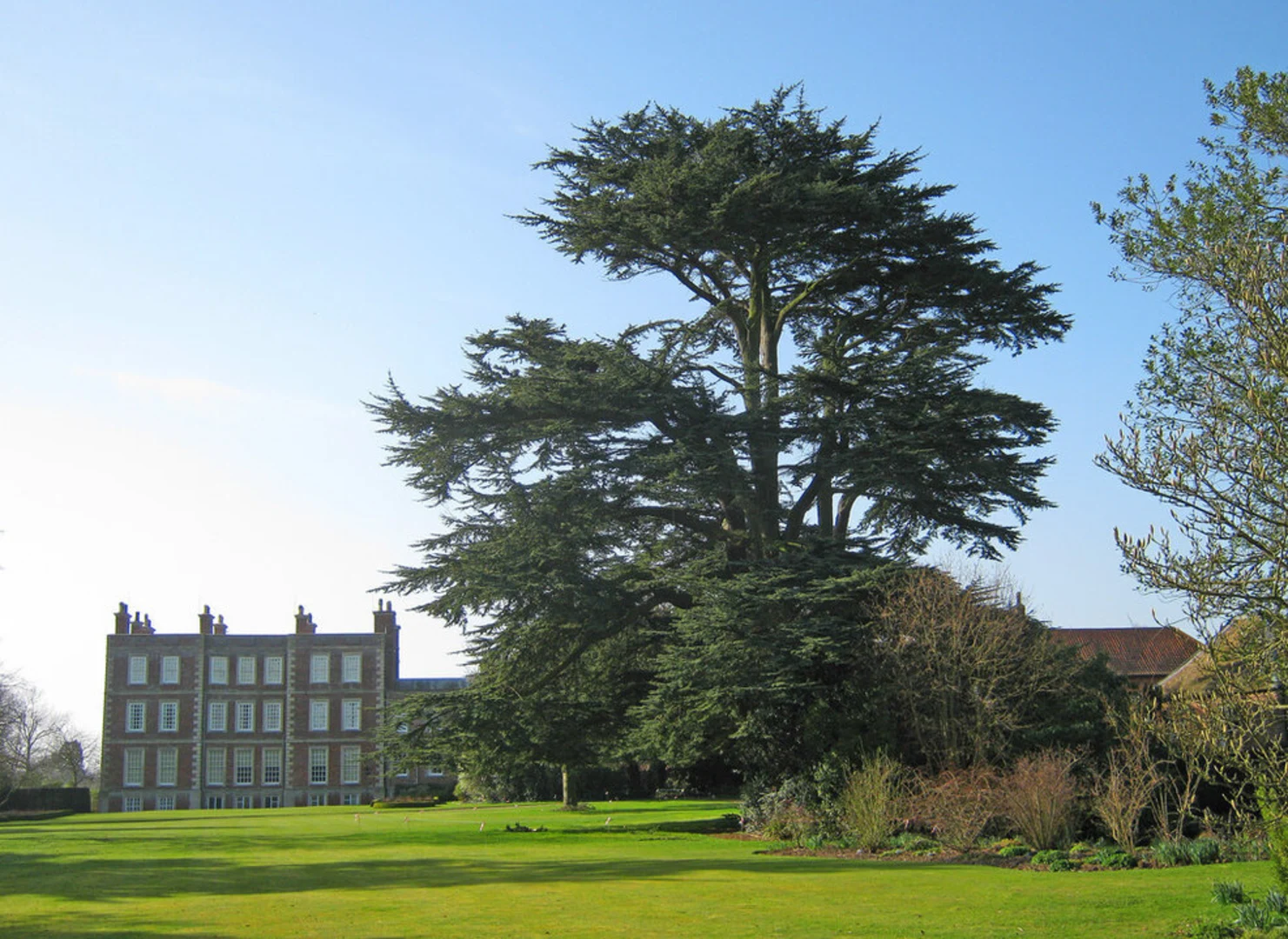 An image depicting the trail Gunby Hall and its surrounding area.