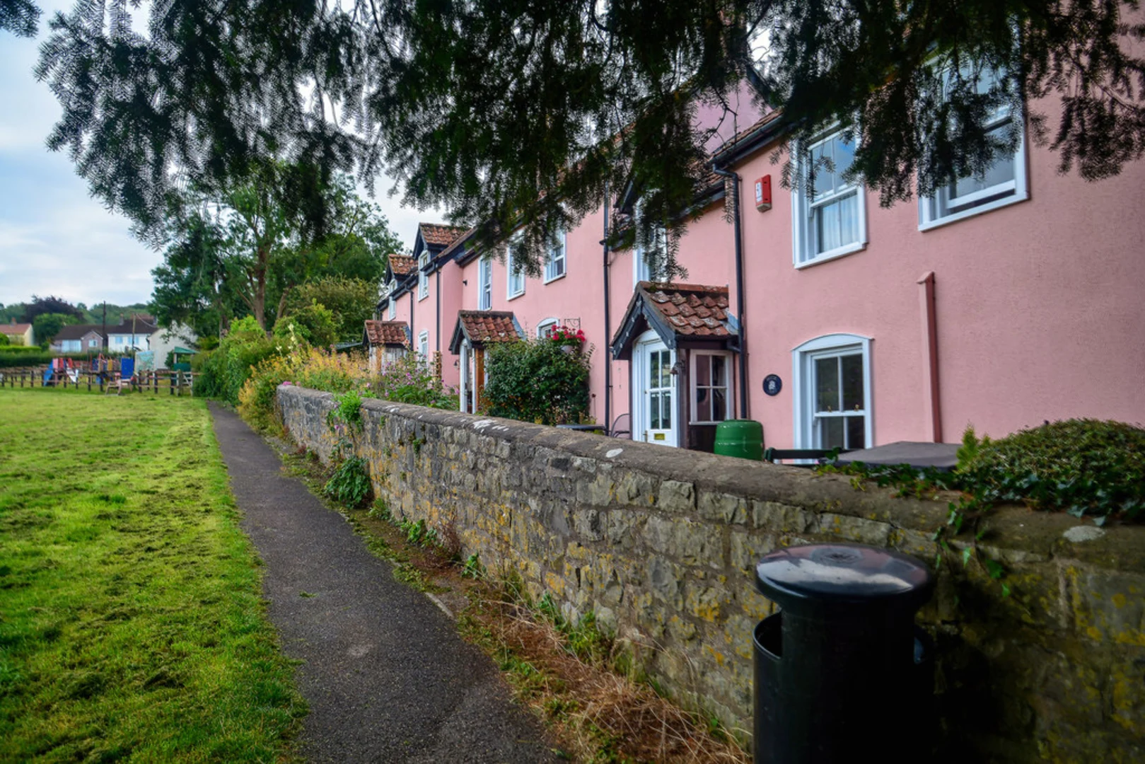 An image depicting the trail Blagdon Loop and its surrounding area.