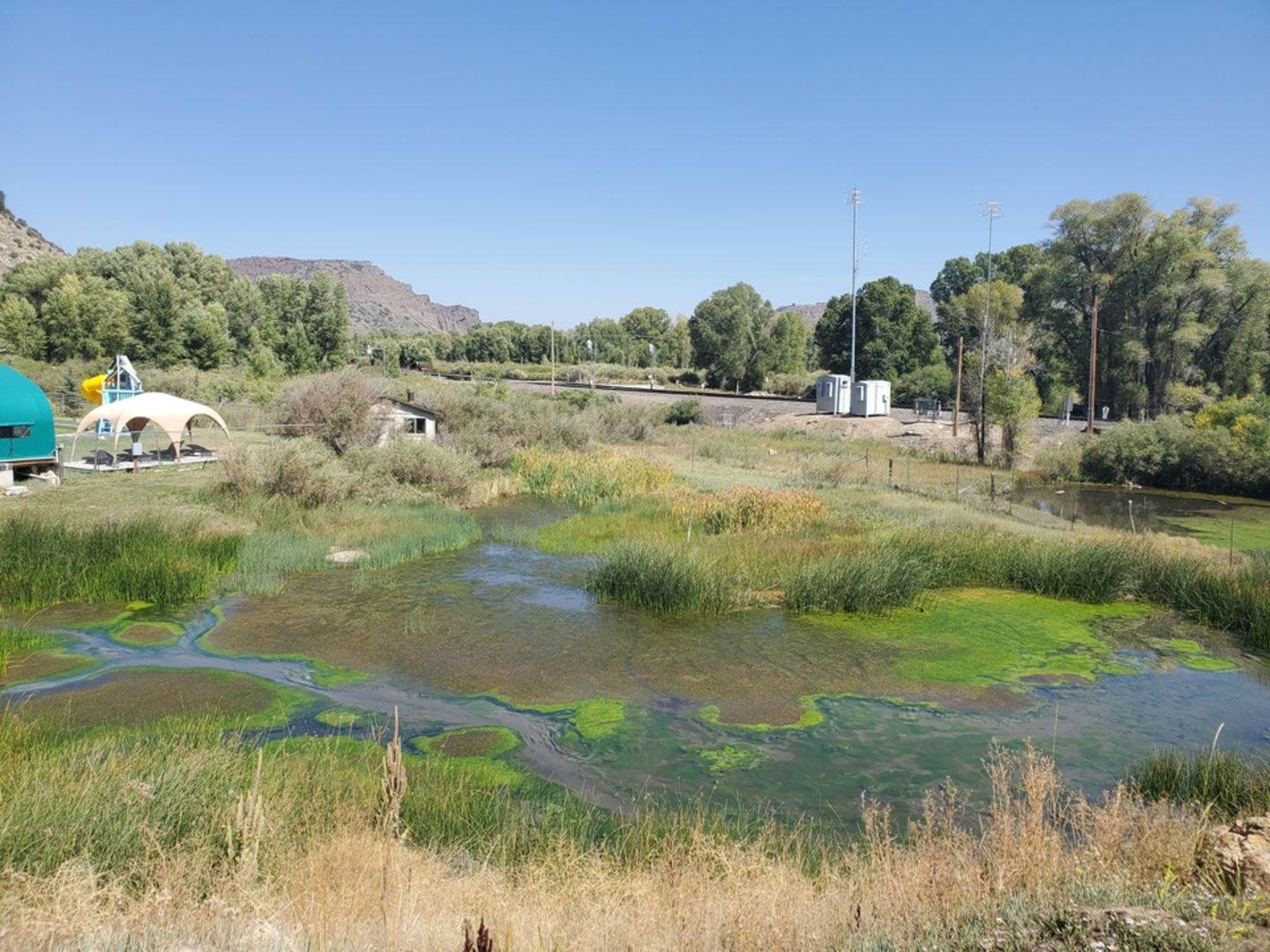 An image depicting the trail Crooked Beaver Trail and its surrounding area.