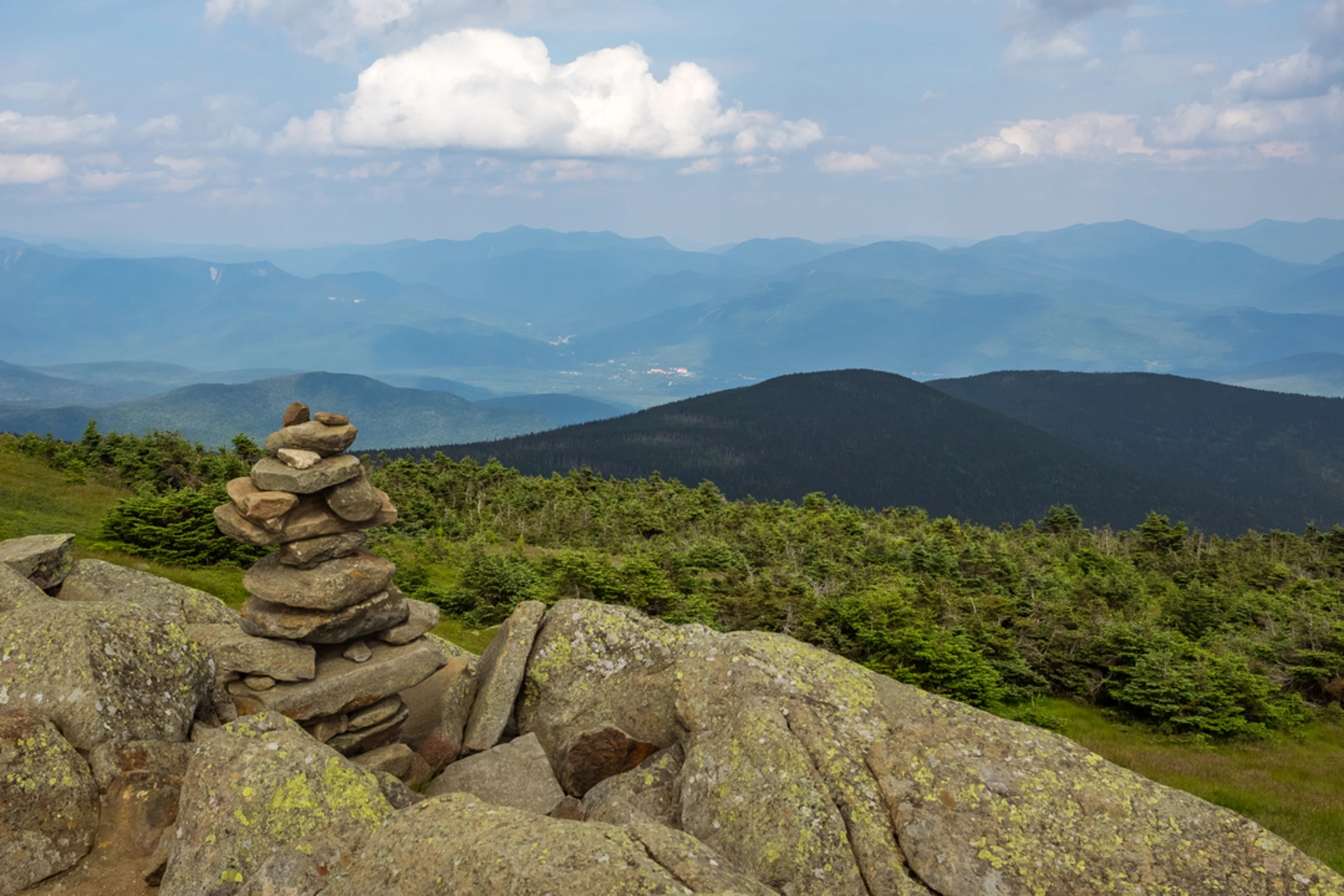 An image depicting the trail Mount Moosilauke, Benton Trail and Slide Brook Loop Trail and its surrounding area.