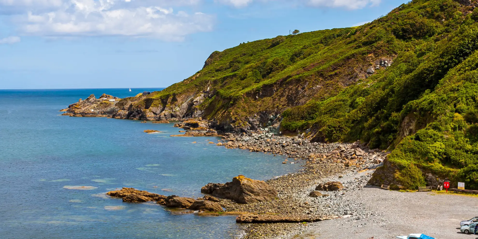 An image depicting the trail Porthallow and Nare Point Walk and its surrounding area.