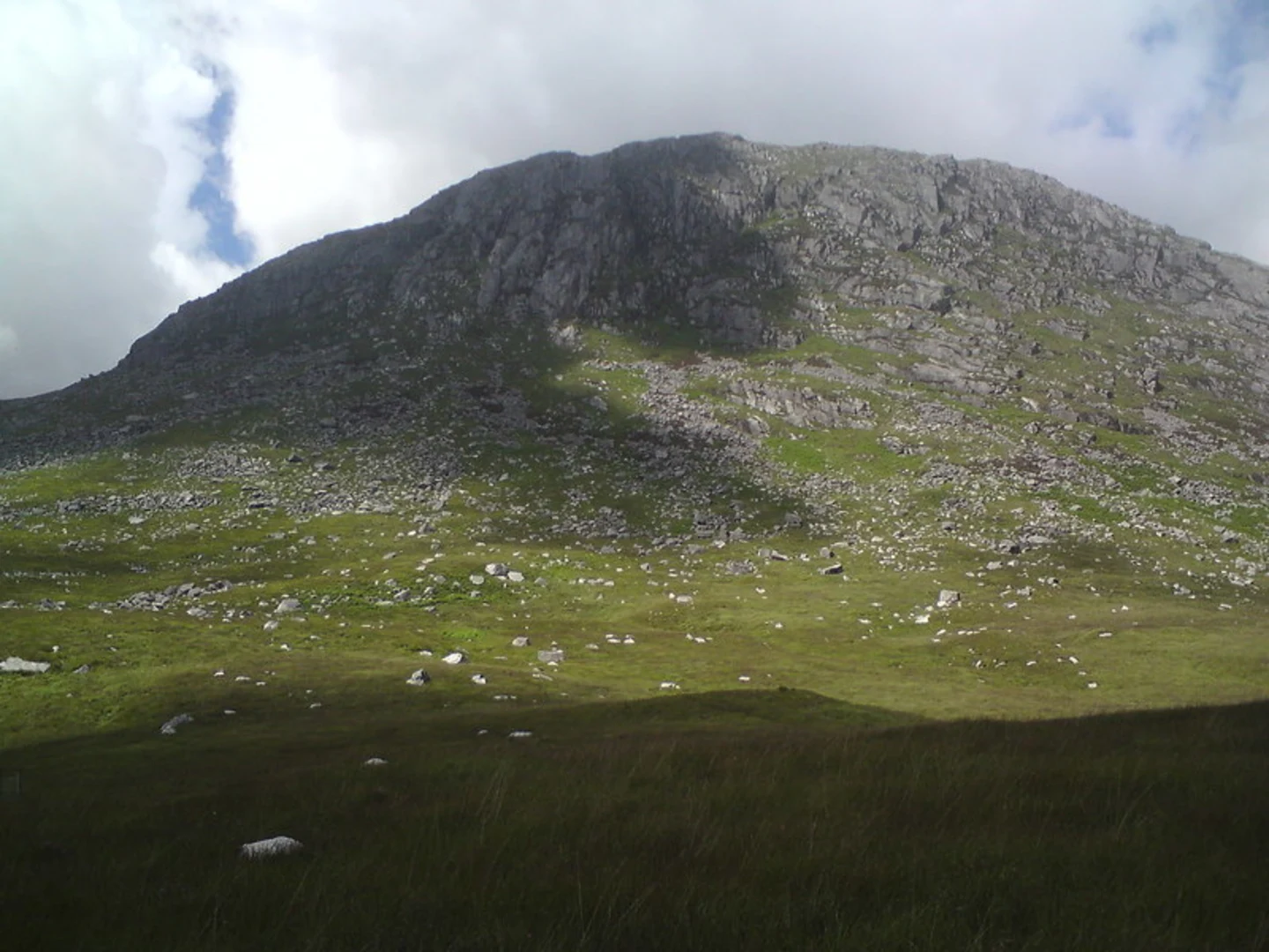 An image depicting the trail Galloway Hills Loop via Loch Enoch and its surrounding area.
