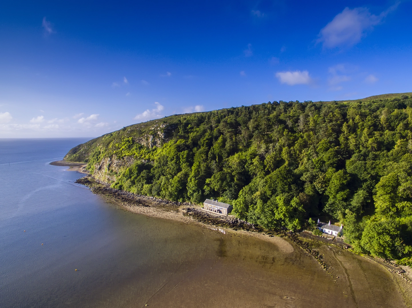 An image depicting the trail Llanbedrog Headland Circular and its surrounding area.
