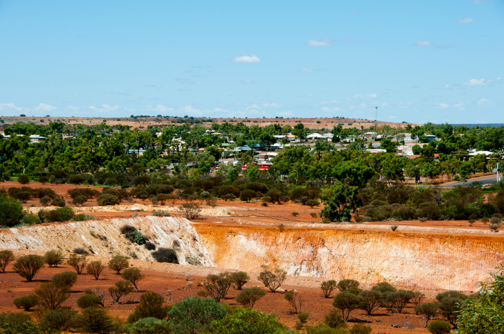 An image depicting the trail Meeka Lookout Walk and its surrounding area.