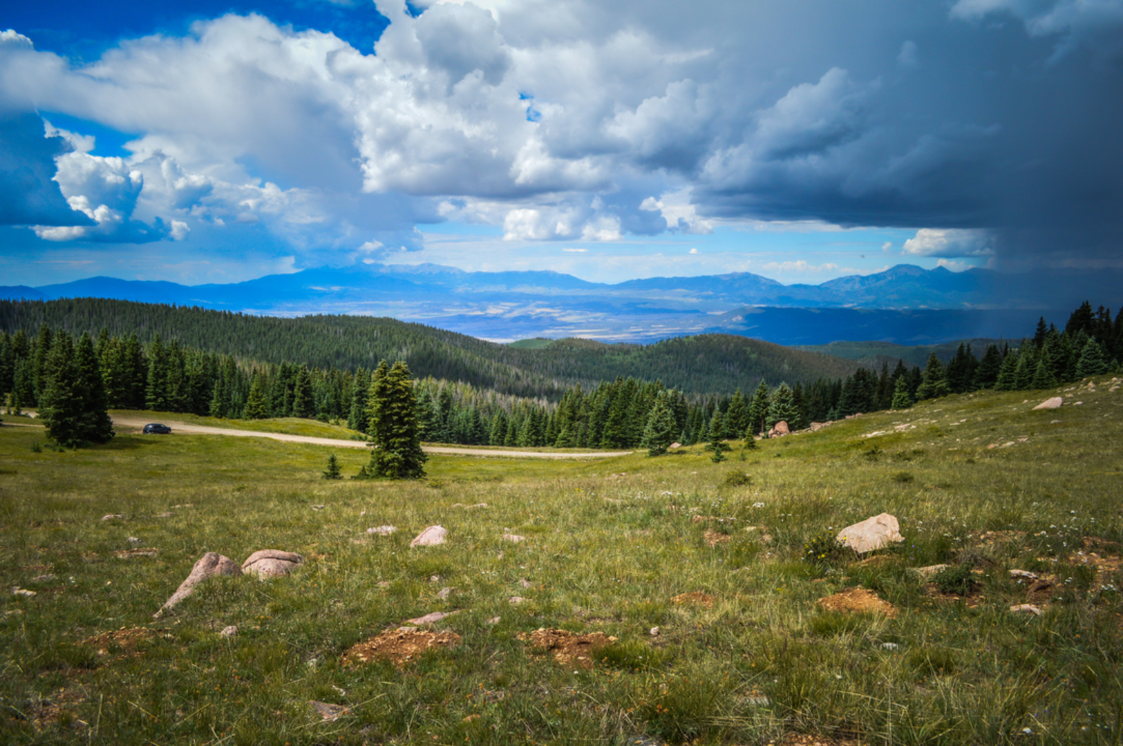 An image depicting the trail Greenhorn Trail and its surrounding area.