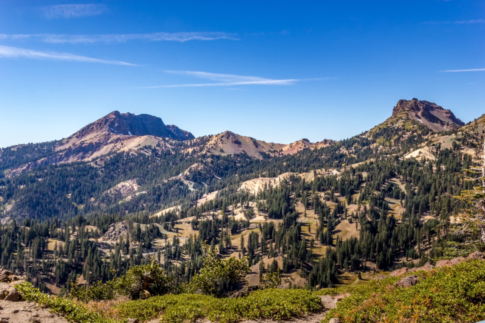 An image depicting the trail Brokeoff Mountain Trail and its surrounding area.