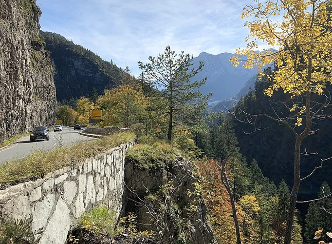 Wasseralm, Berchtesgadener Land to Carl-von-Stahl-Haus Walk via Seeleinsee and AV Weg 416
