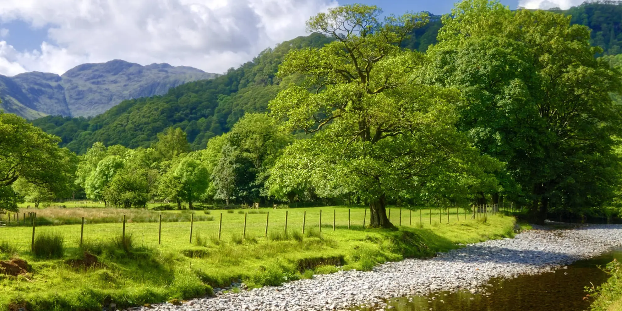 An image depicting the trail Rosthwaite Circular Walk and Millican Dalton's Cave and its surrounding area.