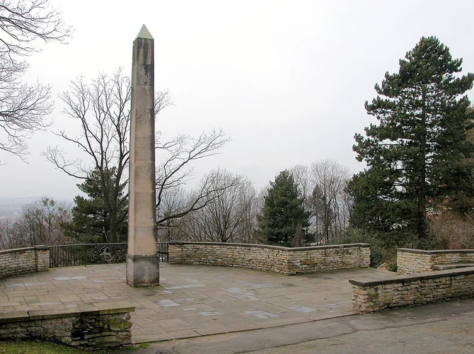 Obelisk, Schluesselloch and Steinbruch Mordgrundbruecke via Dresdner Heide