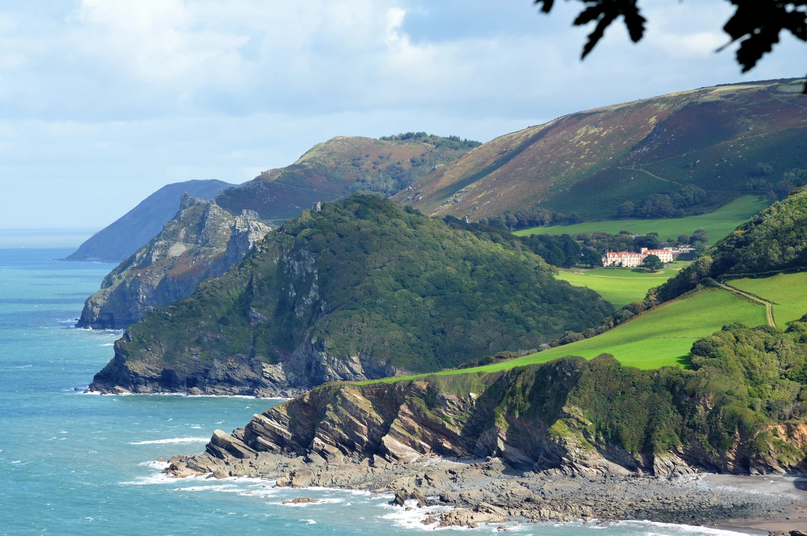 An image depicting the trail Slattenslade Walk and its surrounding area.