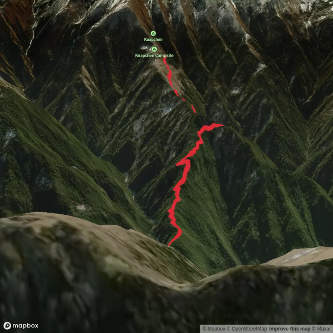 An image depicting the trail Gyenekha-Kaepchen and its surrounding area.