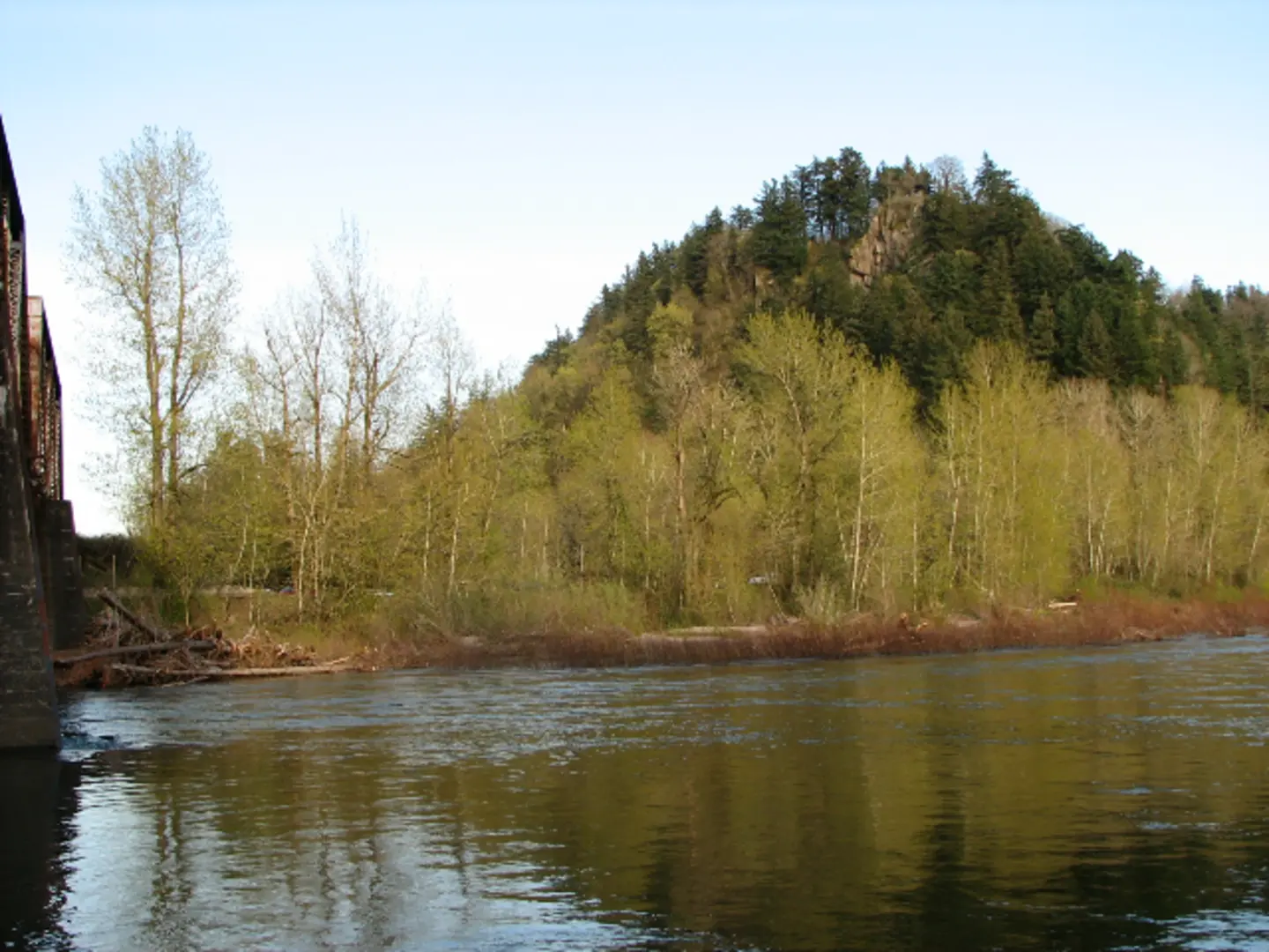 An image depicting the trail Confluence Trail and its surrounding area.