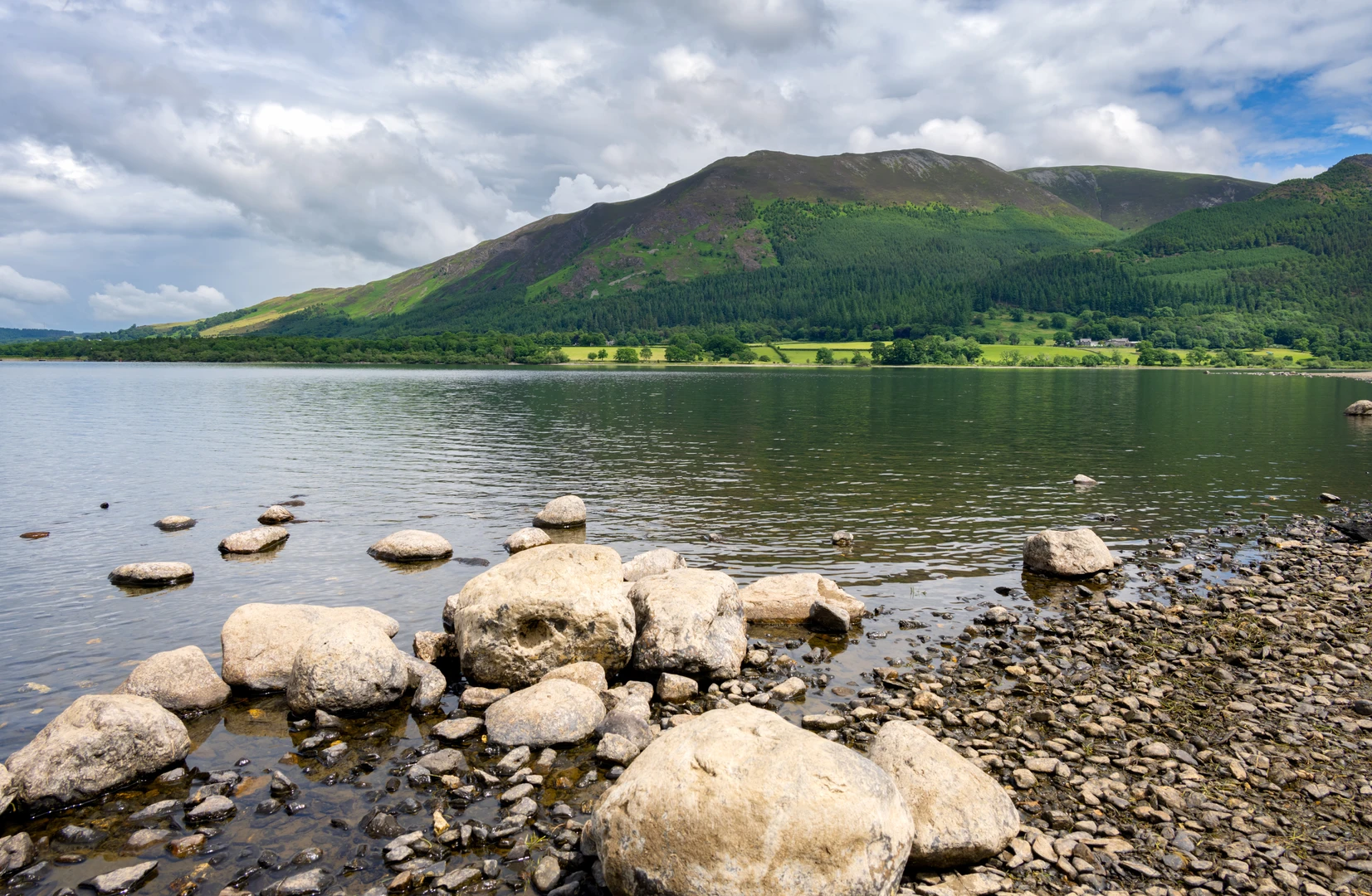 An image depicting the trail Lakeland Way and its surrounding area.