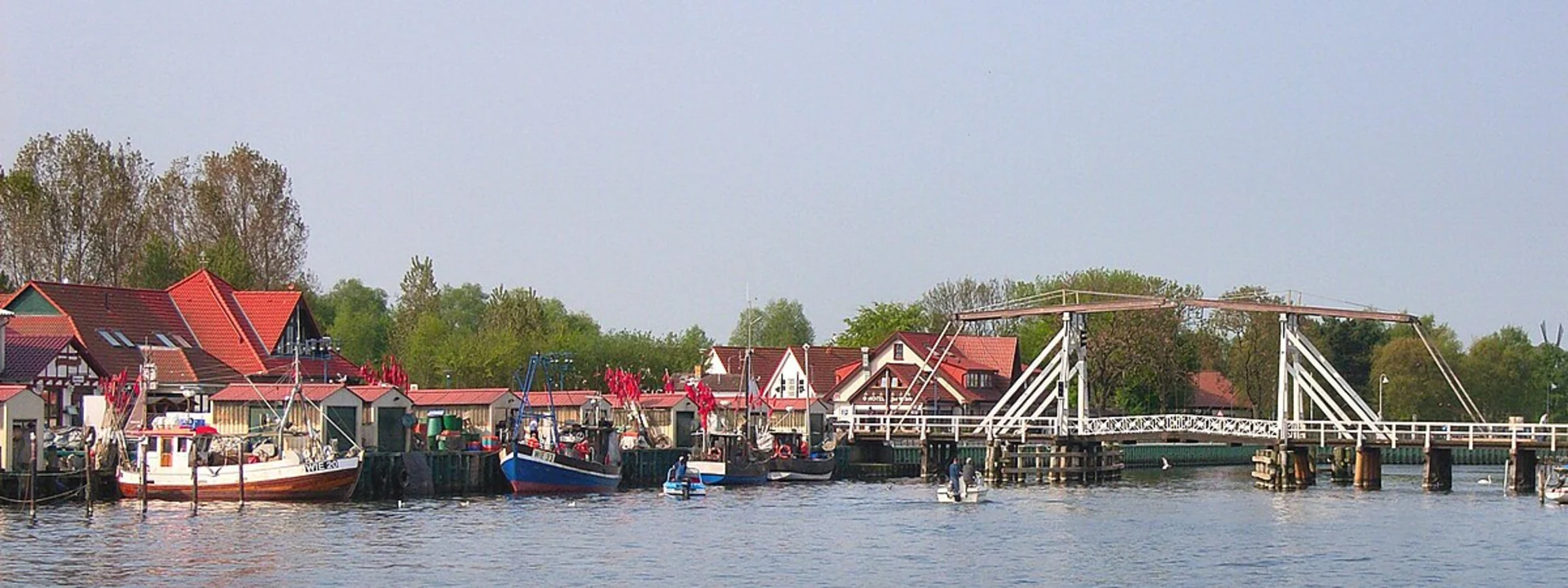 An image depicting the trail Klosterruine Eldena and Wiecker Brücke Loop and its surrounding area.