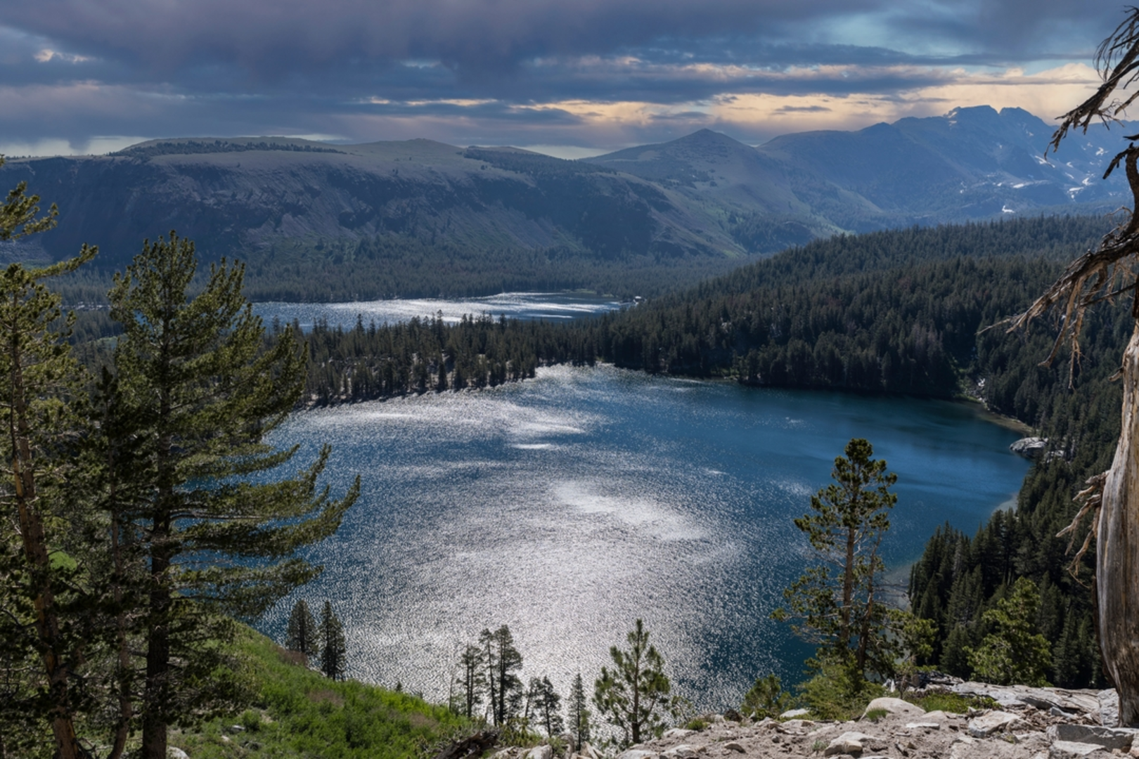 An image depicting the trail Crystal Lake Trail and its surrounding area.