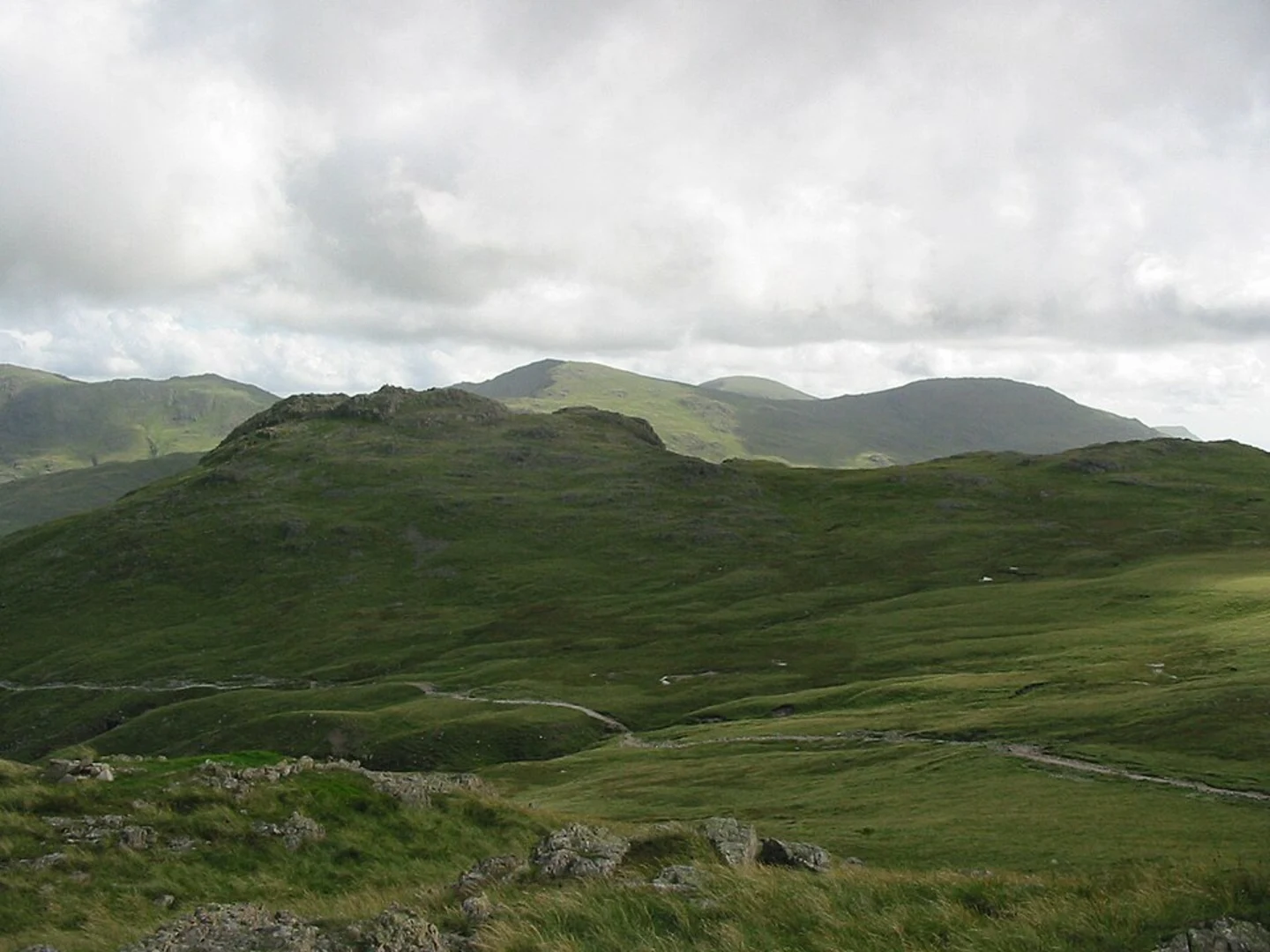 An image depicting the trail Cold Pike, Pike of Blisco and Redtarn Moss Walk and its surrounding area.