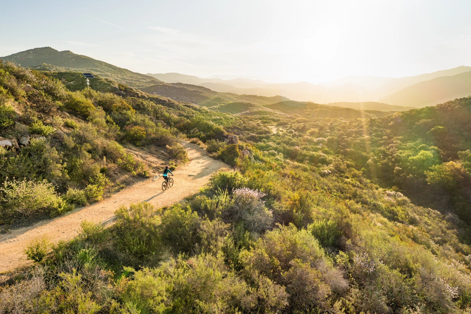An image depicting the trail Burnt Mountain via Jack Creek and Boulder Loop Trail and its surrounding area.