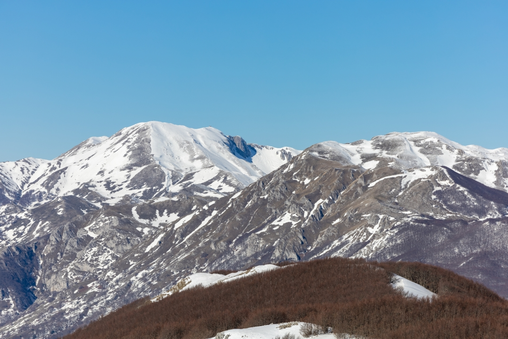 An image depicting the trail Sentiero Italia - Apennines Section and its surrounding area.