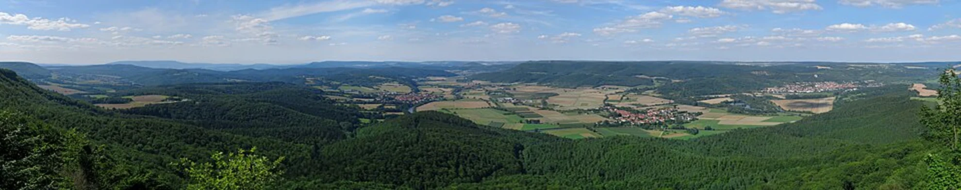 An image depicting the trail Bilstein Rundweg and its surrounding area.