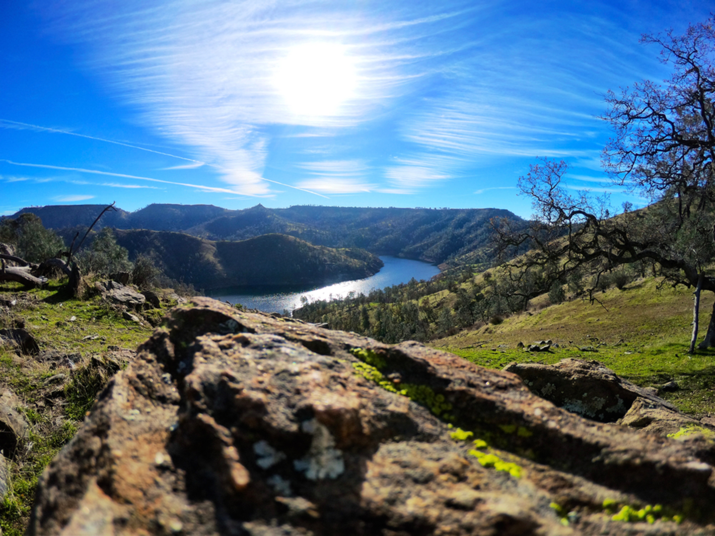 An image depicting the trail Horseshoe Bend Trail and its surrounding area.