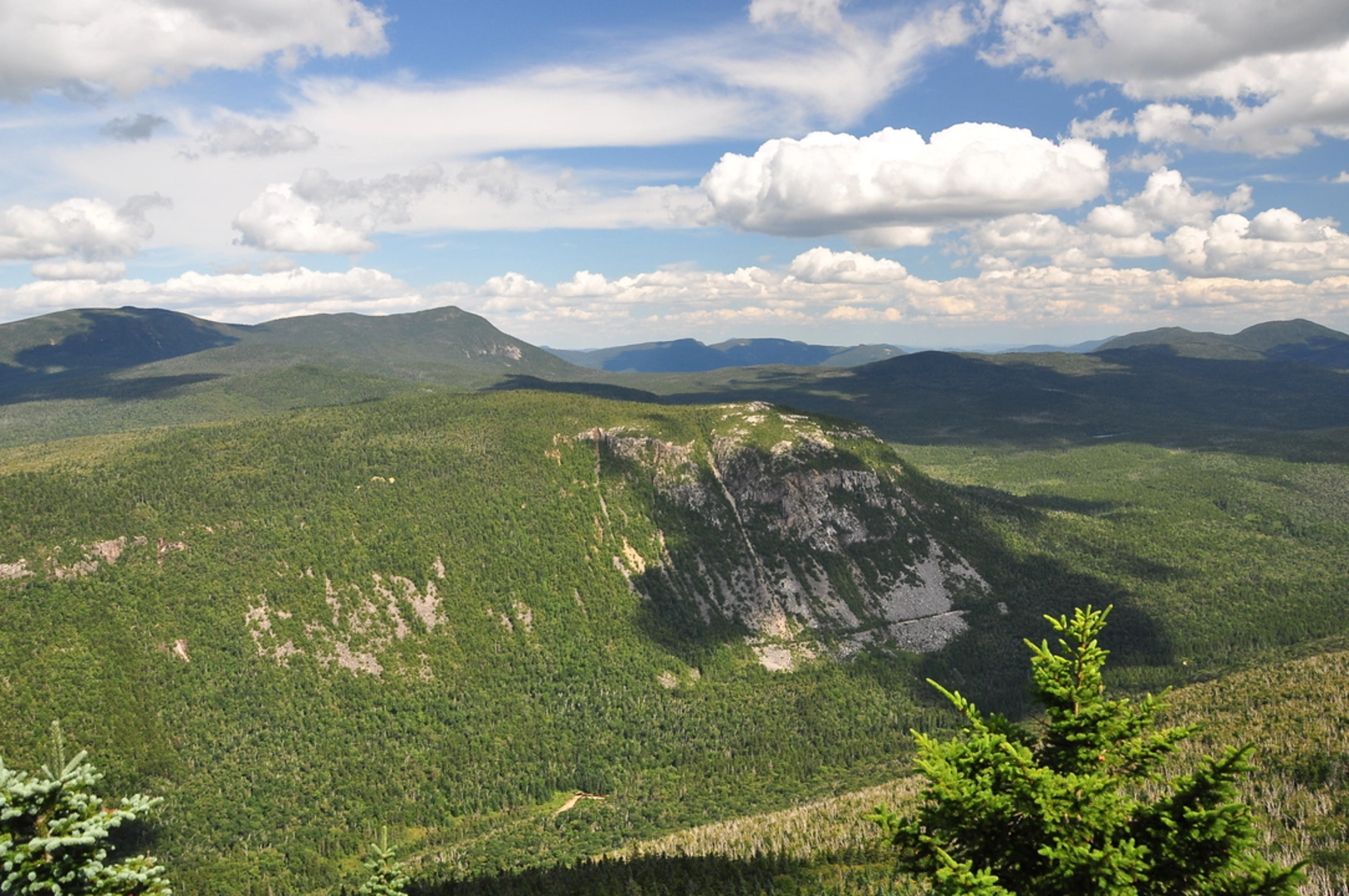 An image depicting the trail Twin Brook Trail via Gale River Trail and its surrounding area.