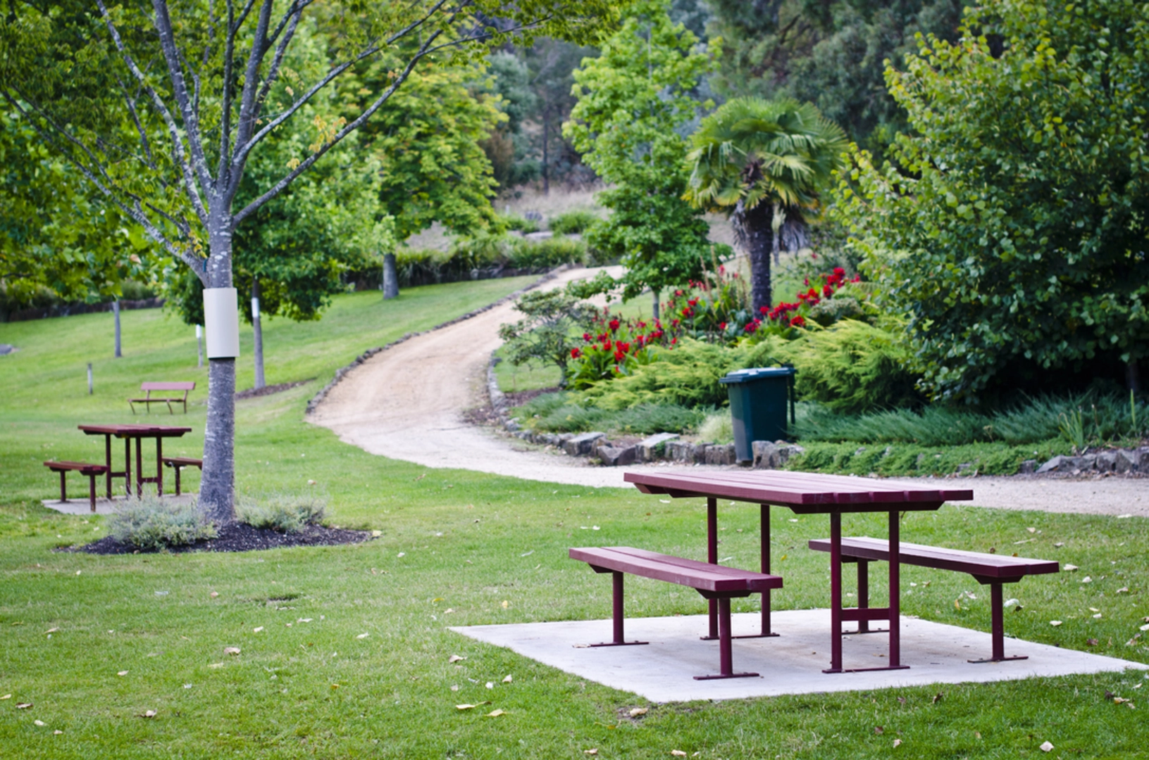 An image depicting the trail Punchbowl Trail and its surrounding area.