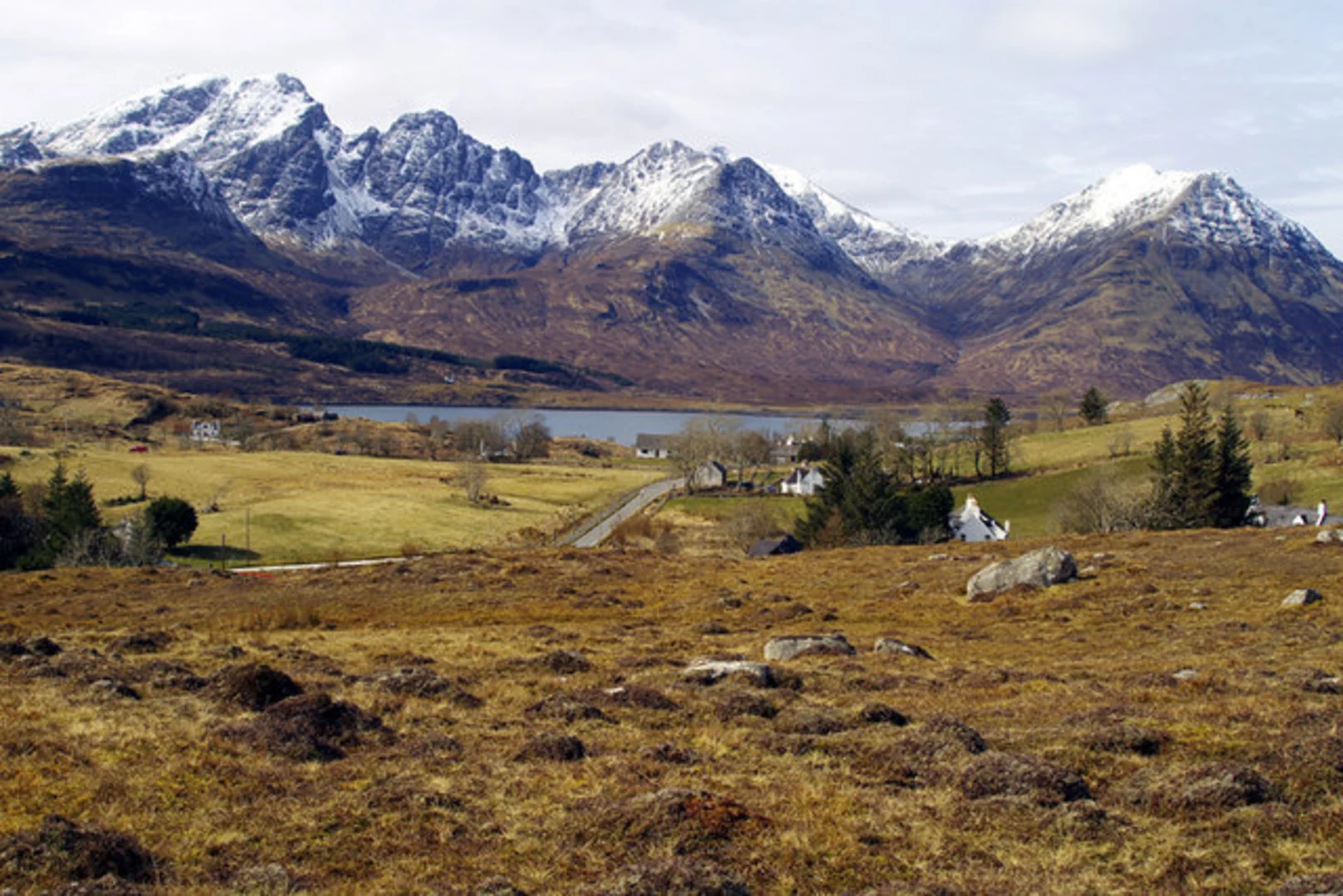 An image depicting the trail Srath Mor and Srath Beag from Torrin and its surrounding area.