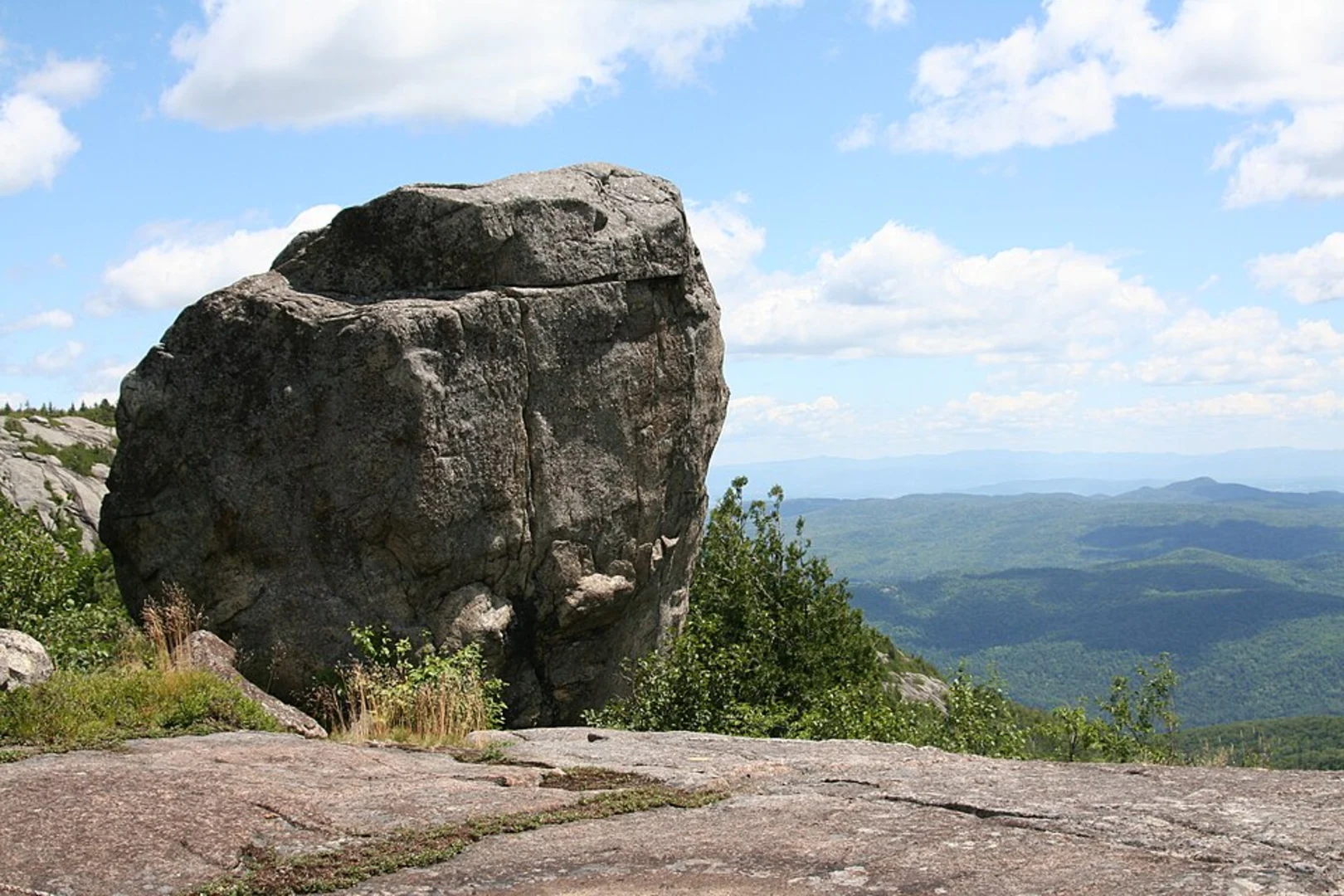 An image depicting the trail Bald Peak, Rocky Peak and Giant Mountain via East Trail and its surrounding area.