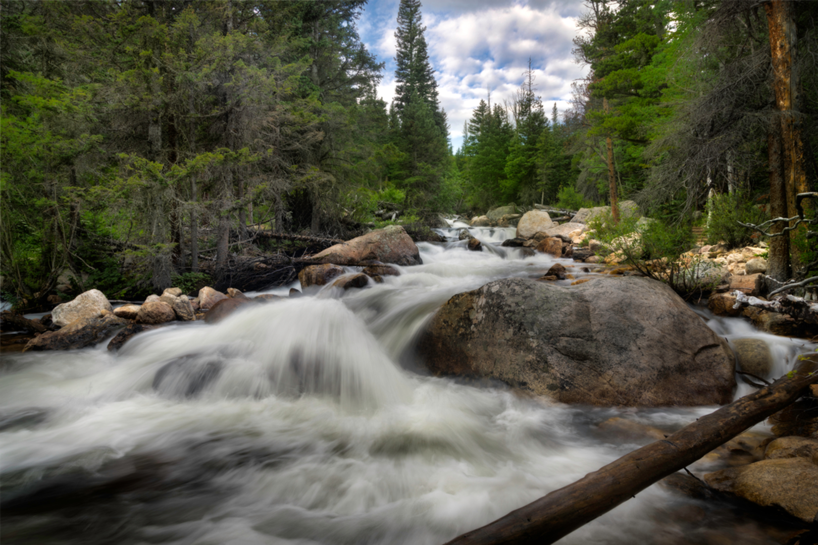 An image depicting the trail Eagle Lake Trail and its surrounding area.